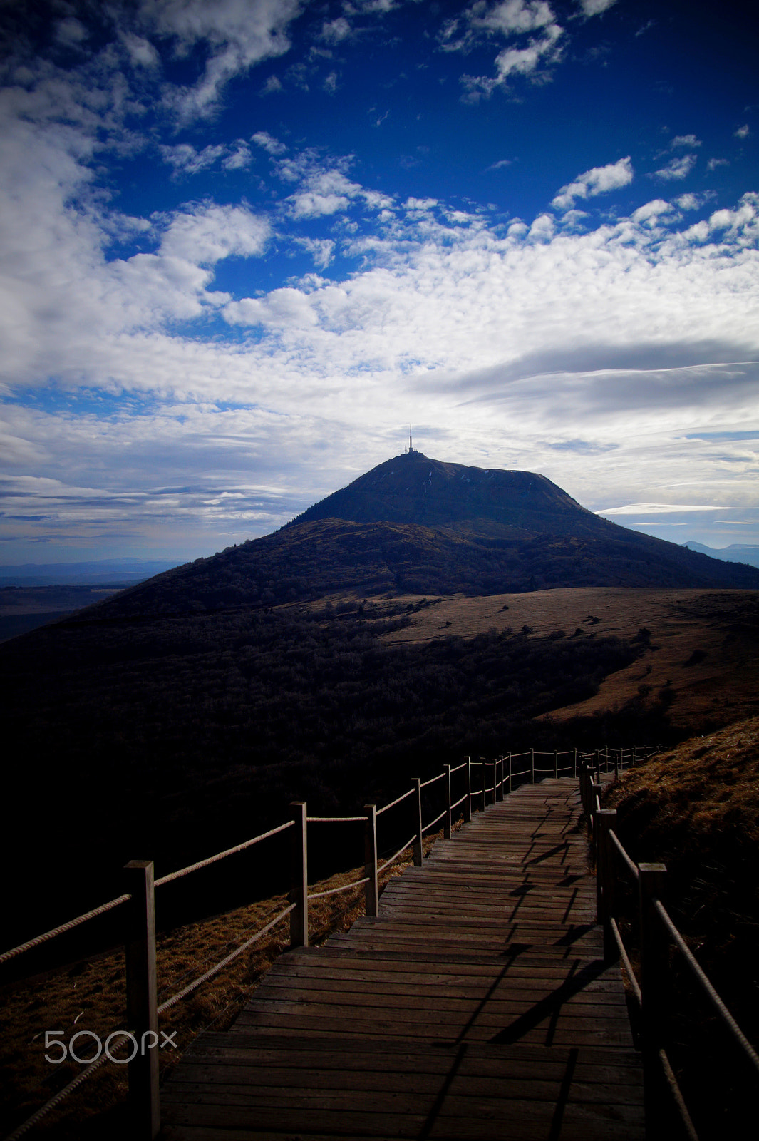 Tamron 16-300mm F3.5-6.3 Di II VC PZD Macro sample photo. Puy de dome photography