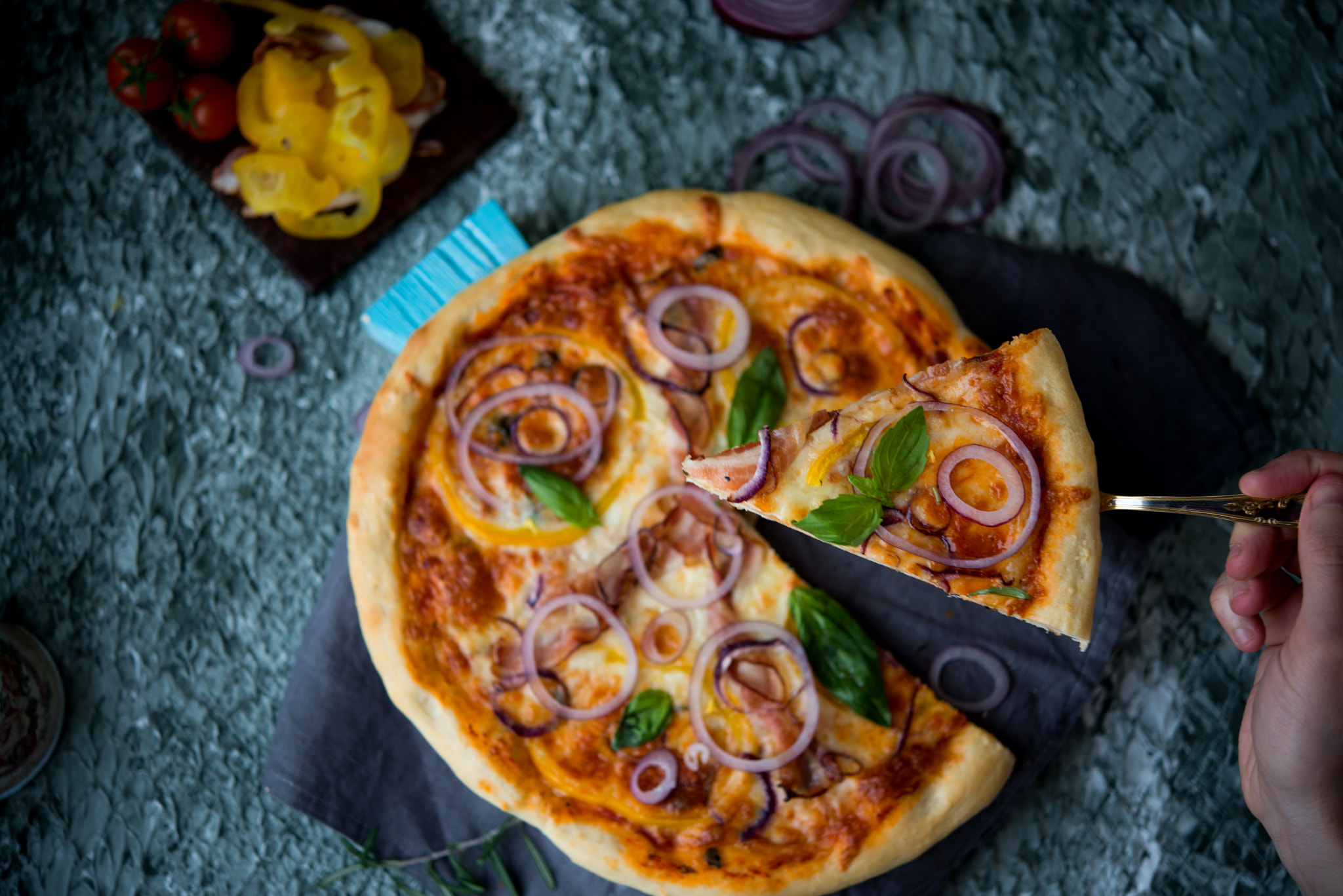Nikon AF-S Micro-Nikkor 60mm F2.8G ED sample photo. Homemade rural pizza photography
