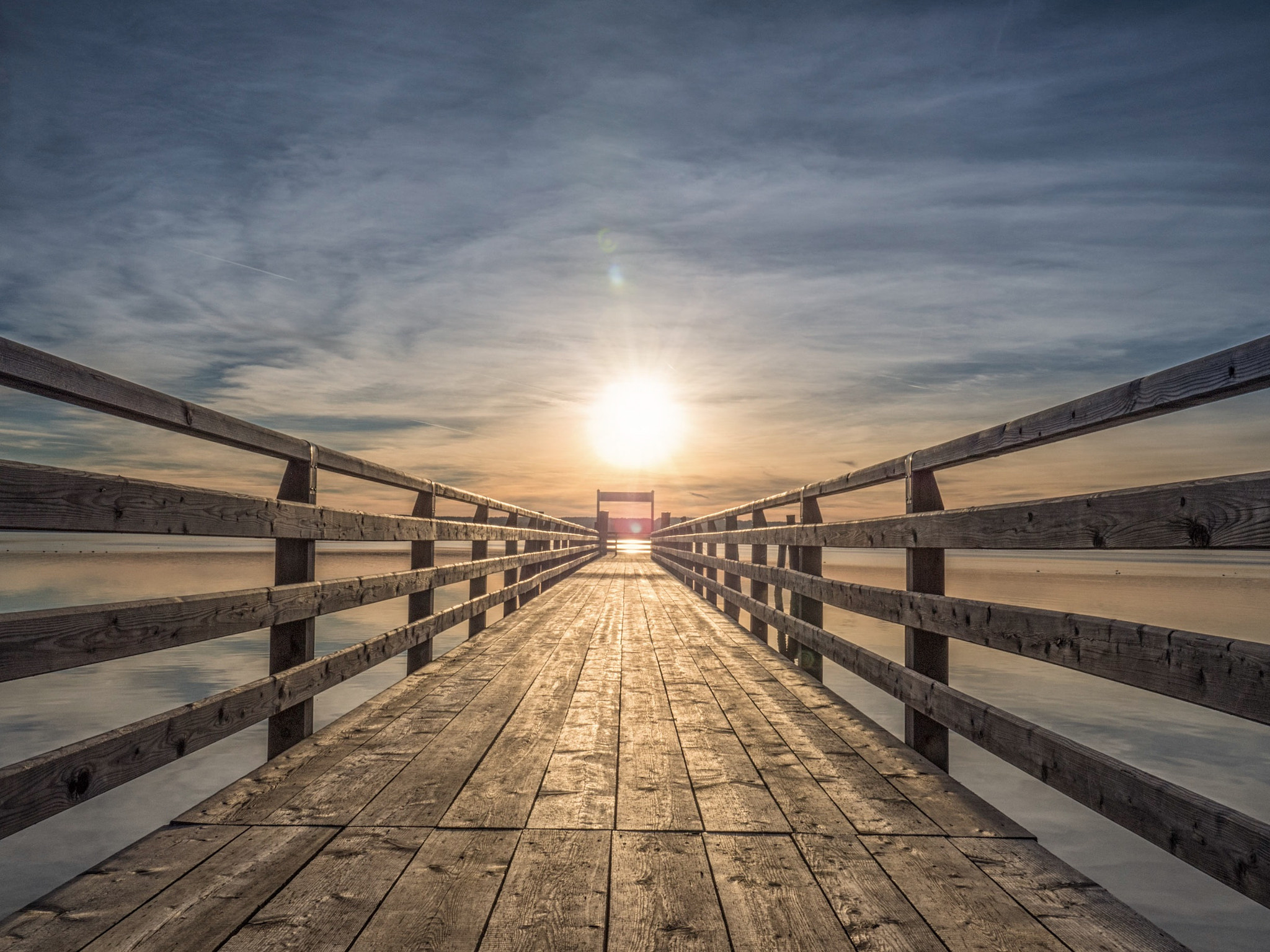 Olympus OM-D E-M5 II + Olympus M.Zuiko Digital ED 7-14mm F2.8 PRO sample photo. Sunset at ammersee photography