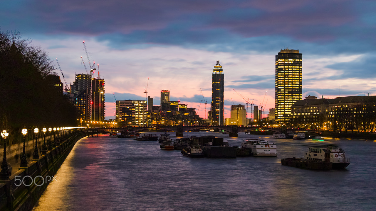 Canon 24-105mm F4 DG OS HSM | Art 013 sample photo. Dramatic sunset at london photography