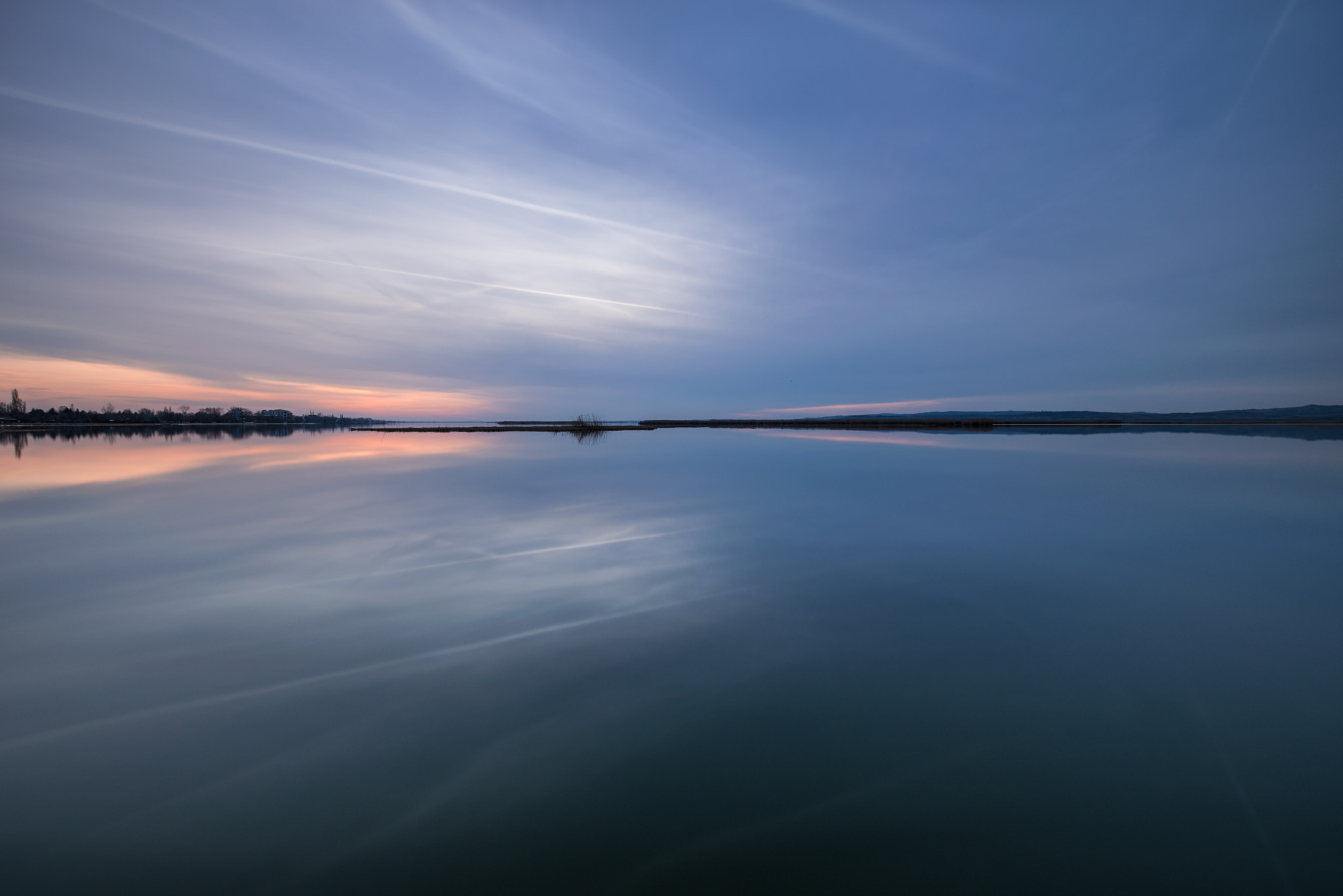 Nikon D5300 + Sigma 10-20mm F3.5 EX DC HSM sample photo. Mirror-gárdony photography