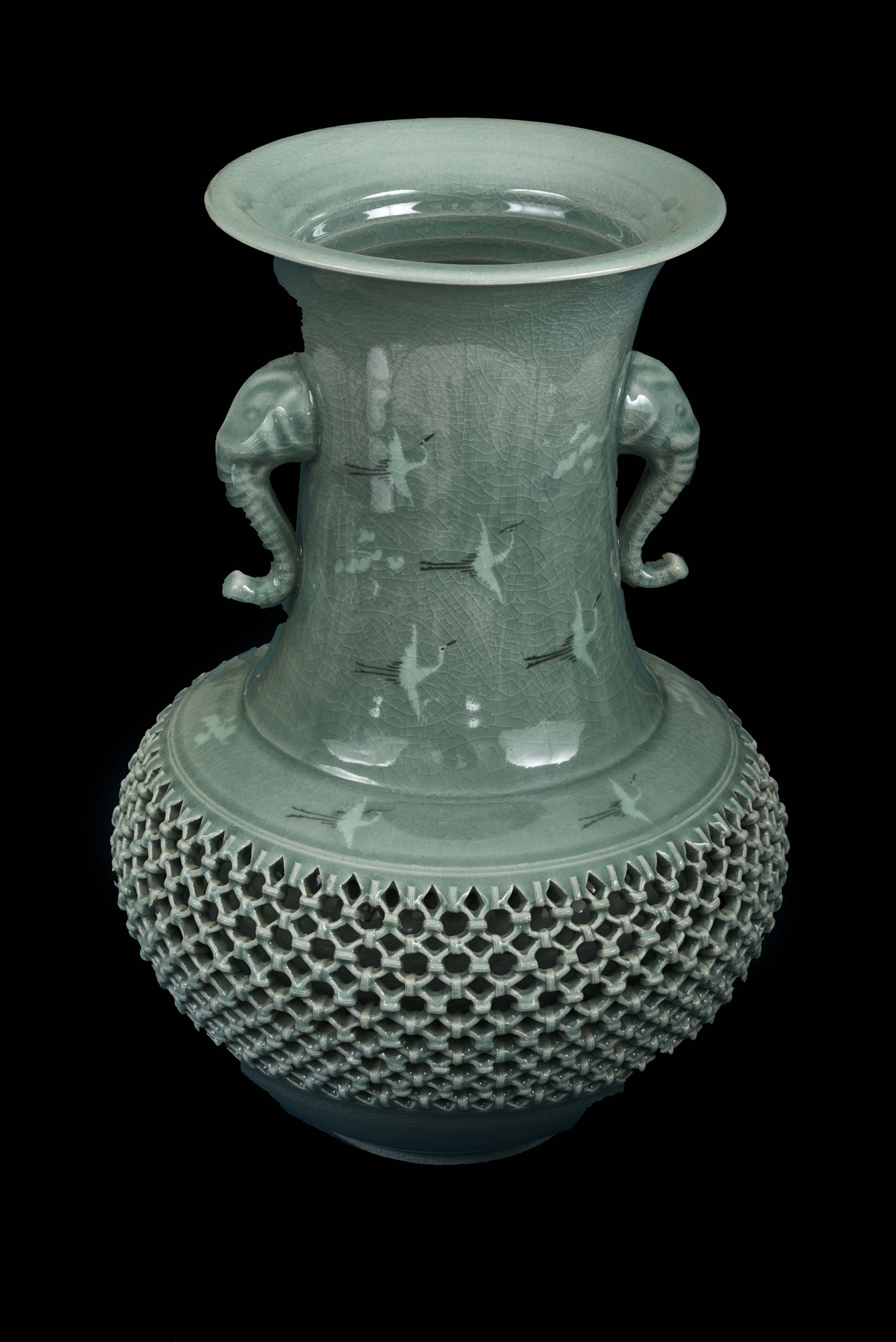 Nikon D800 + Nikon AF-S Nikkor 85mm F1.8G sample photo. Korean green celedon vase...korea photography