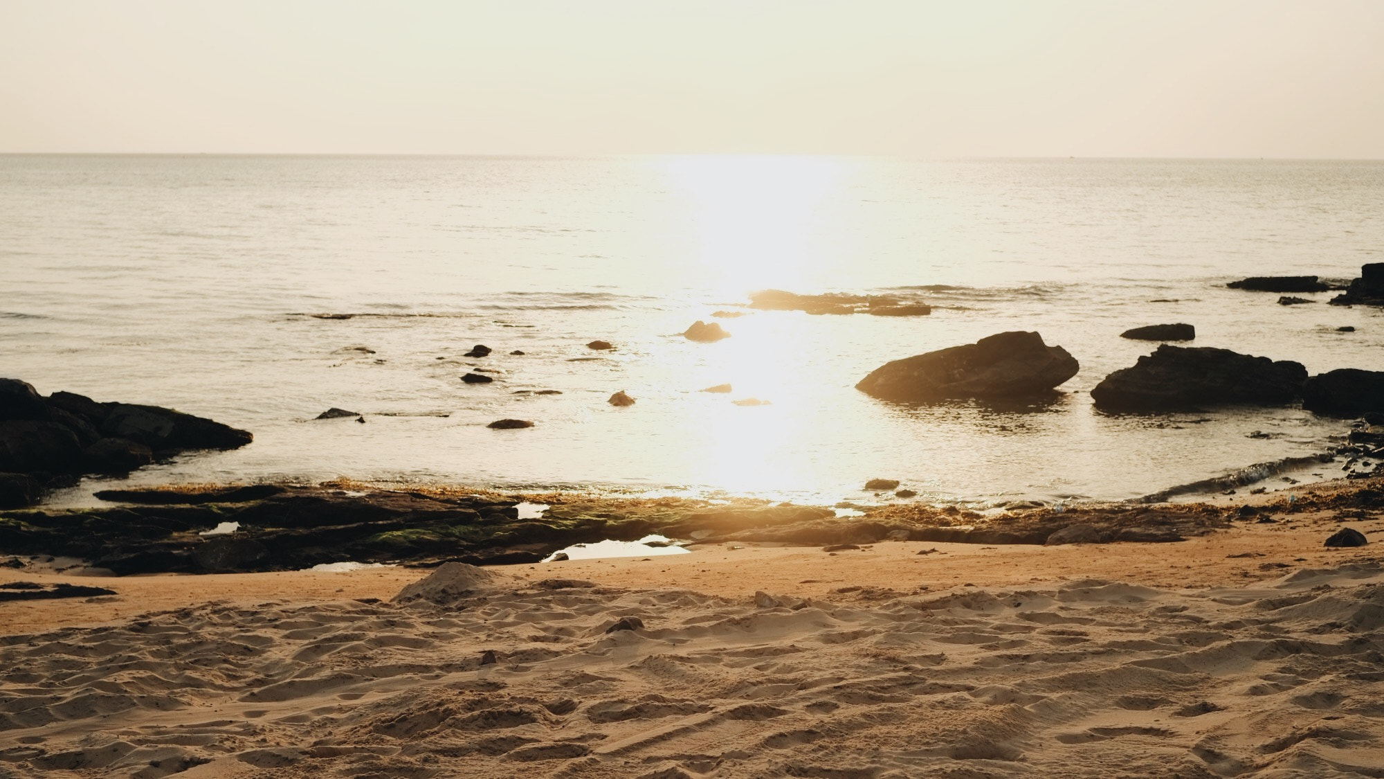 Fujifilm X-Pro1 + Fujifilm XF 35mm F1.4 R sample photo. Sunset on phu quoc island photography