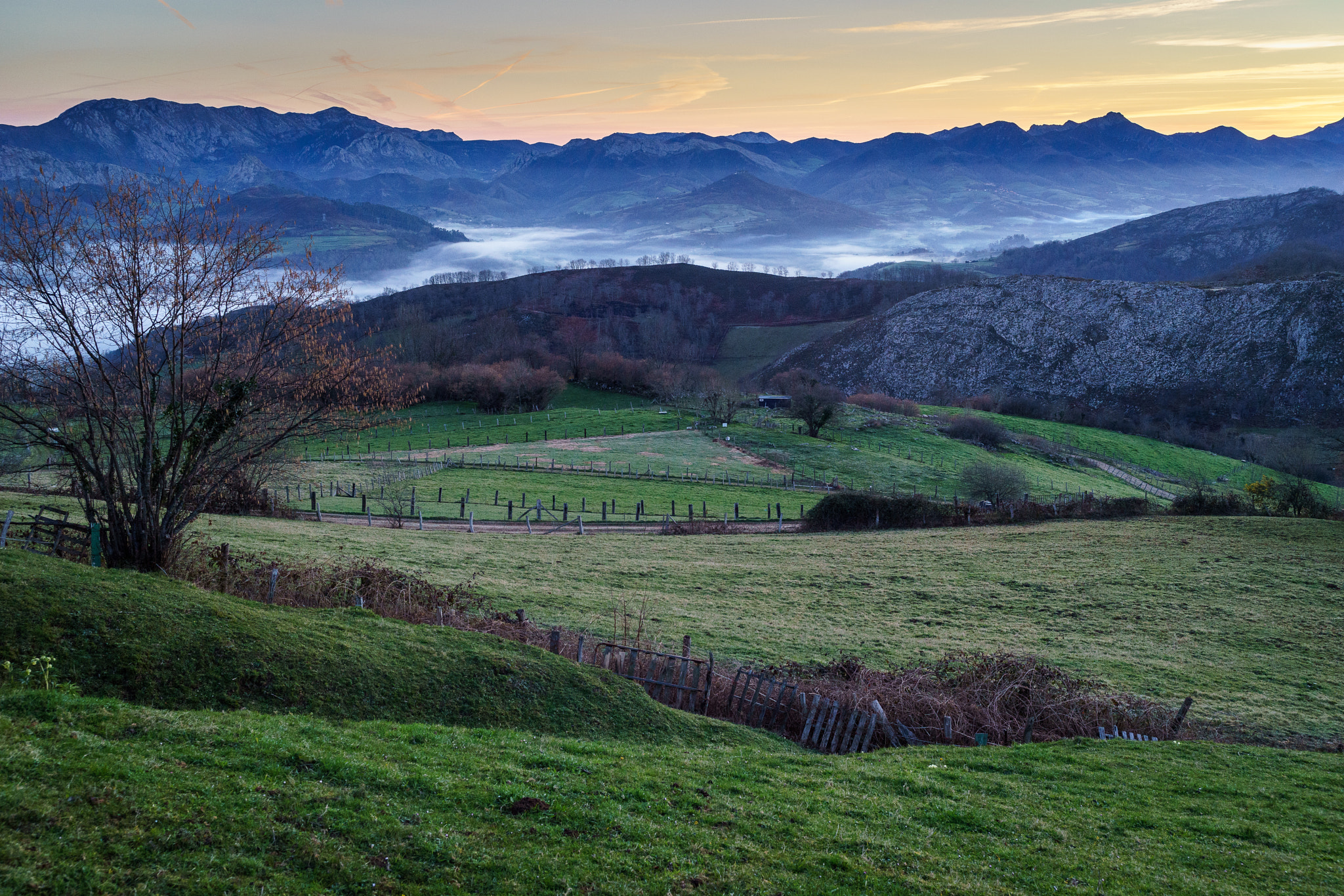 Sony a7 II + E 35mm F2 sample photo. Amaneciendo photography