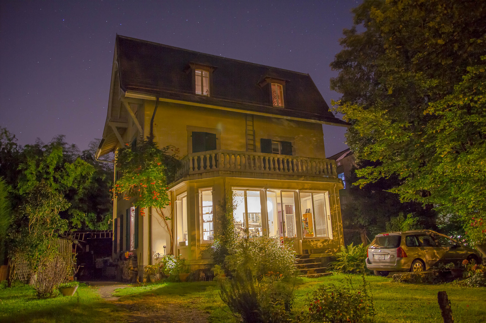 Canon EF-S 17-55mm F2.8 IS USM sample photo. My home at night photography