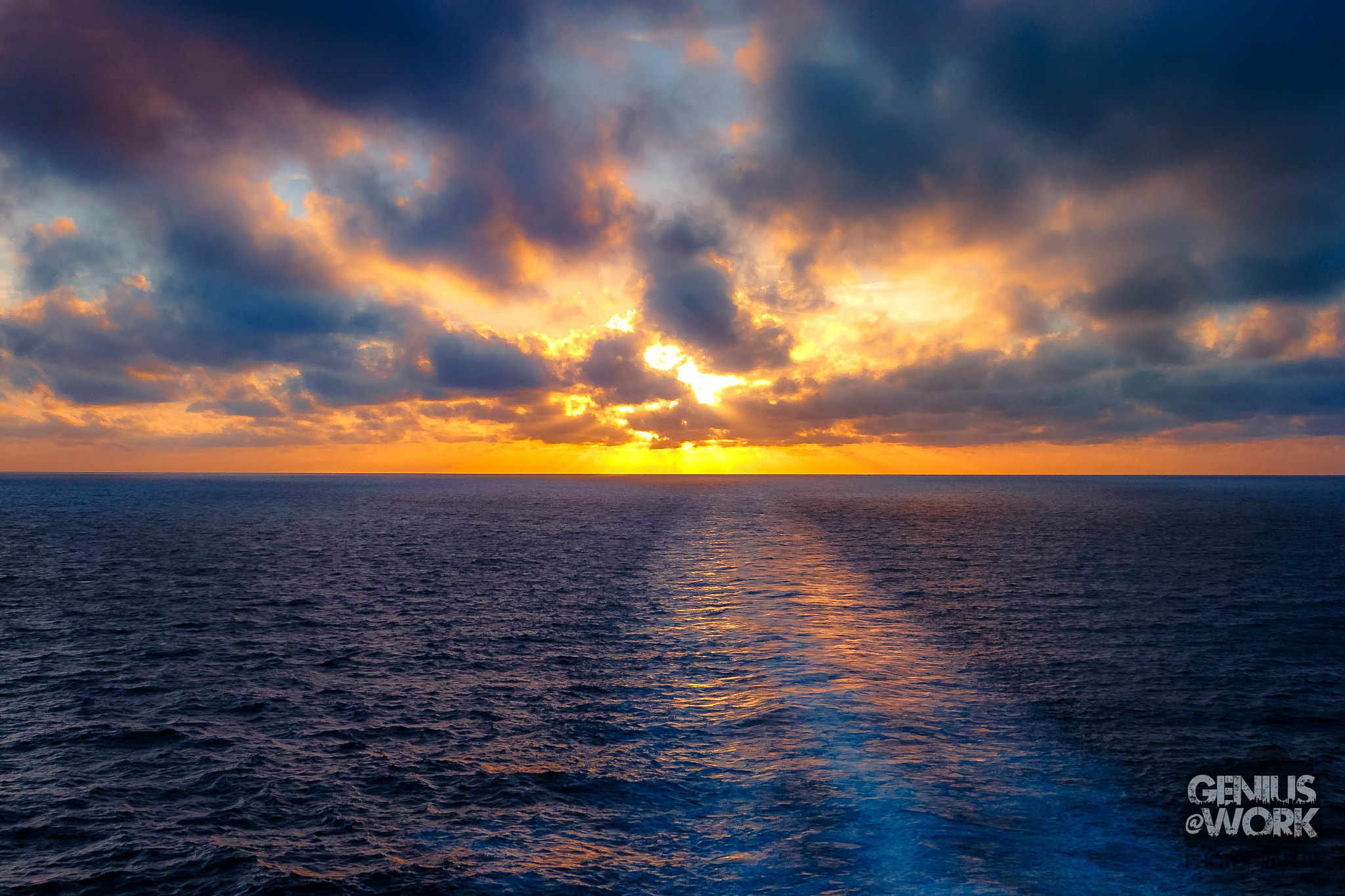 Canon EOS 70D sample photo. Sunrise on the ocean. photography