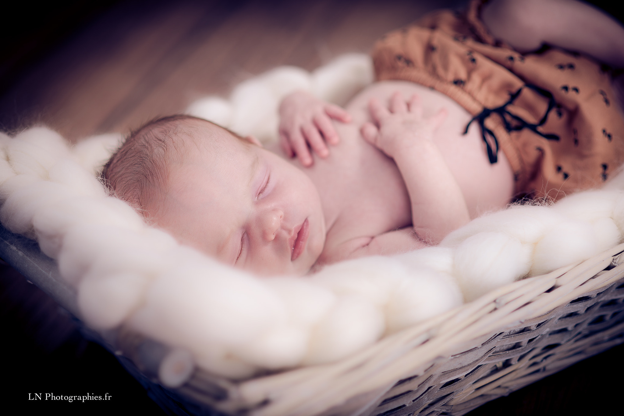 Nikon D810 + AF Nikkor 85mm f/1.8 sample photo. Sleeping photography