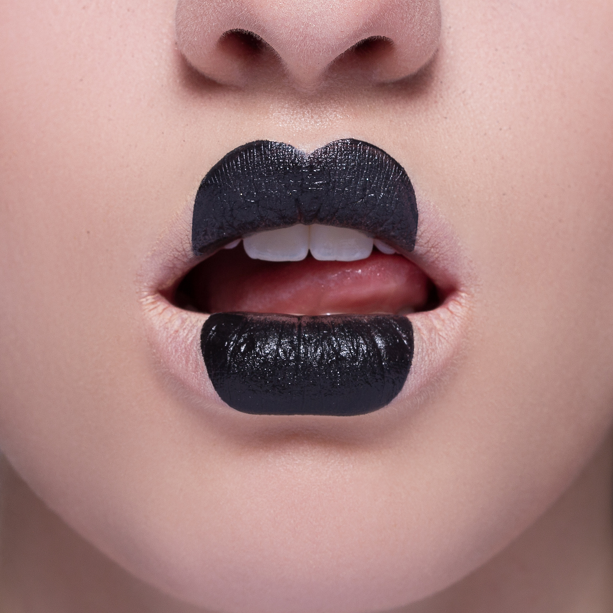 Canon EF-S 60mm F2.8 Macro USM sample photo. Cab lips photography