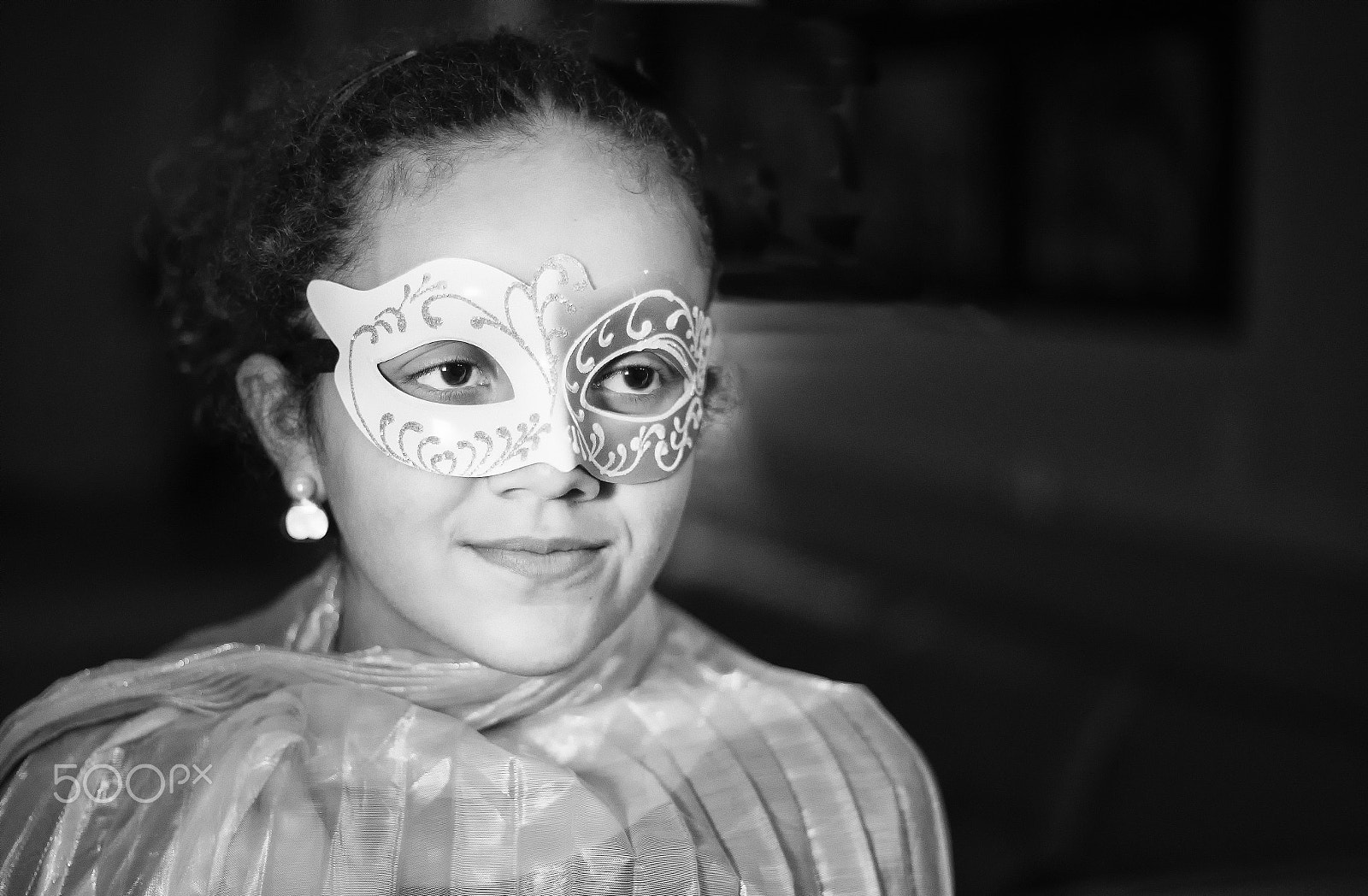 Sony a7 II sample photo. Emily and the mask photography