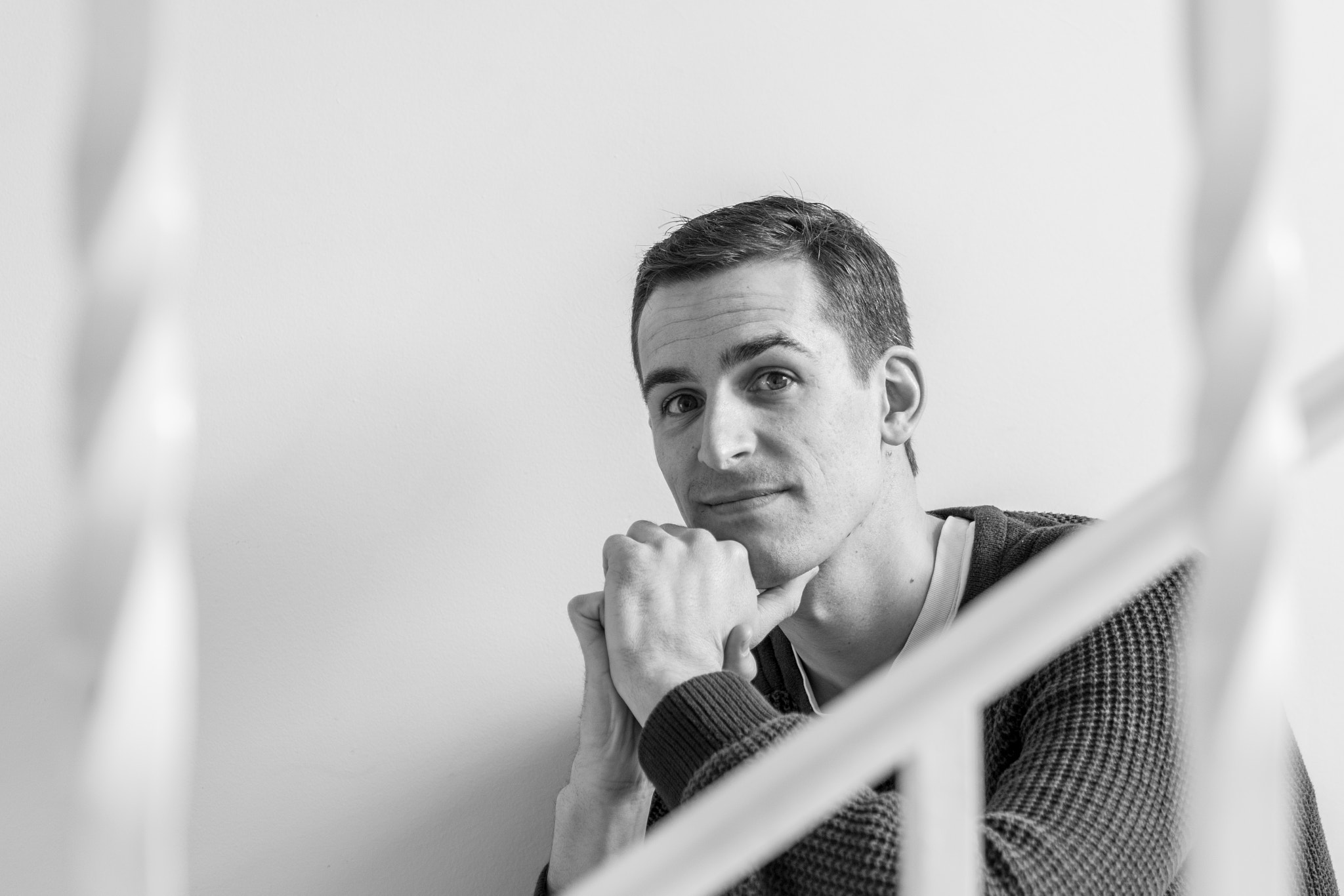 Nikon D7200 sample photo. Waiting in the stairs - b&w photography