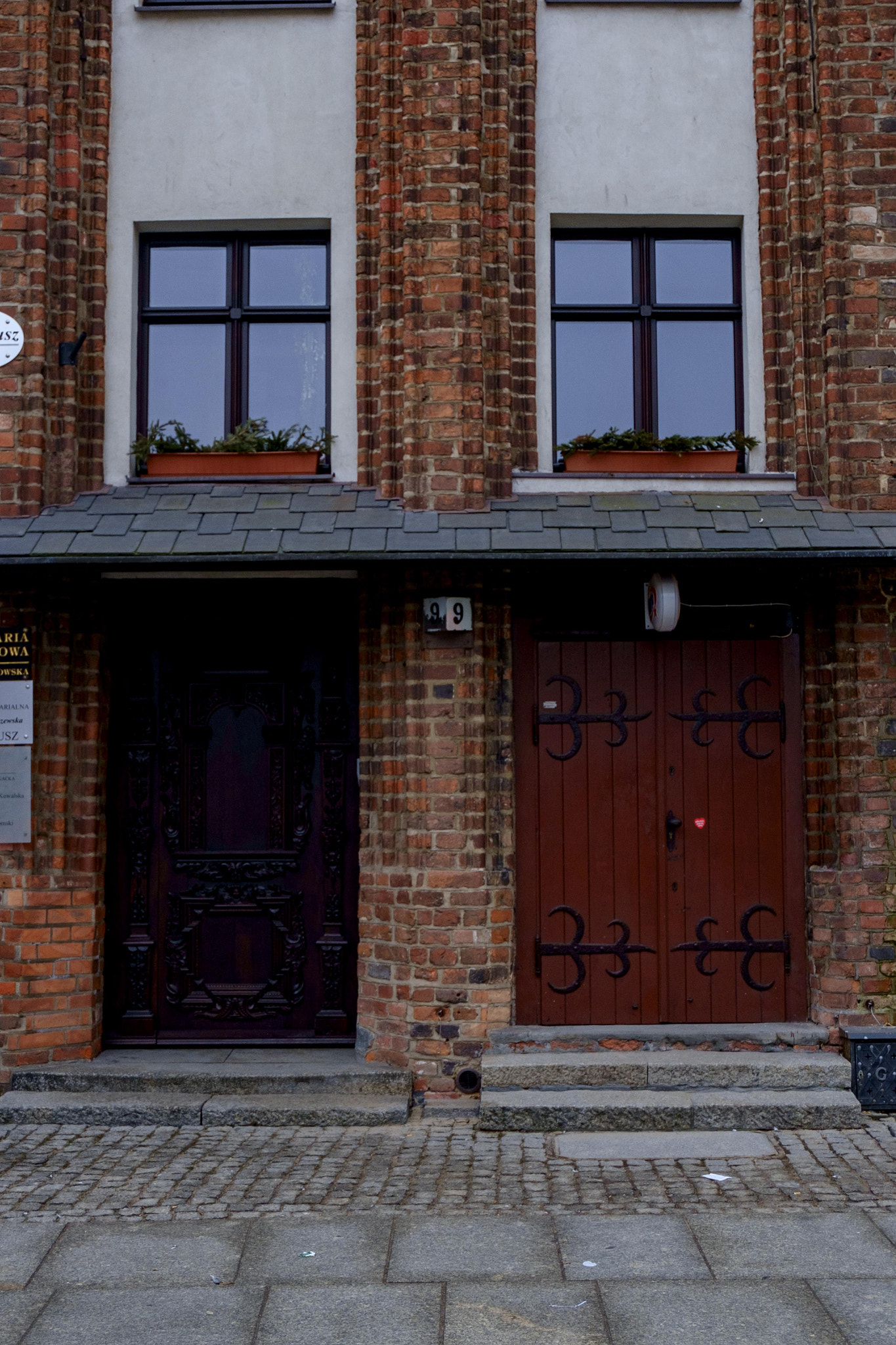 Fujifilm XC 16-50mm F3.5-5.6 OIS sample photo. Doors photography