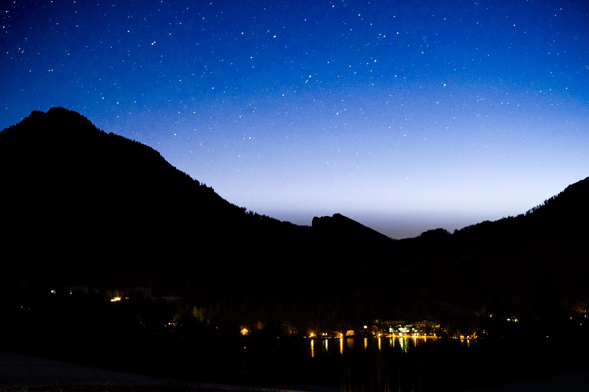 Fujifilm X-Pro1 + Fujifilm XF 35mm F1.4 R sample photo. Fuschel am see - first light photography