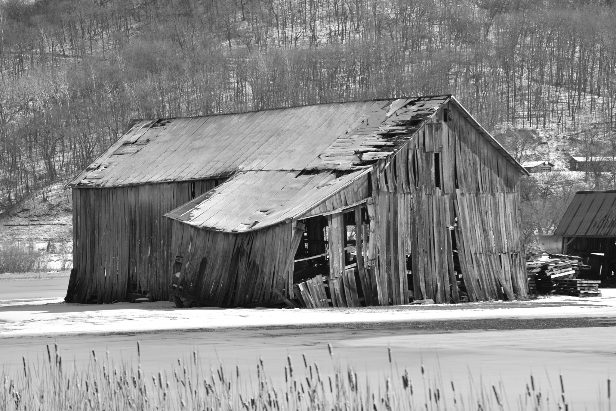 Nikon D5500 sample photo. Winter barn photography