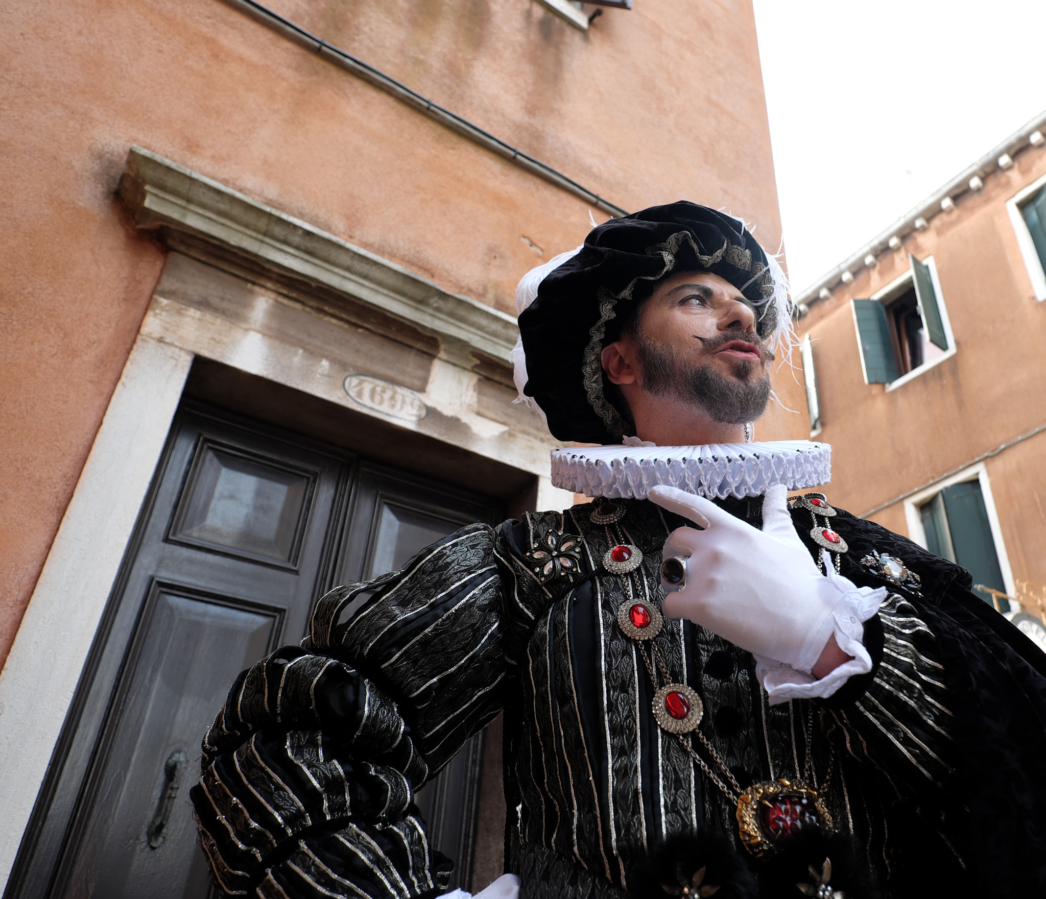 Fujifilm XF 10-24mm F4 R OIS sample photo. Gentleman @ venice carnival 2017 photography
