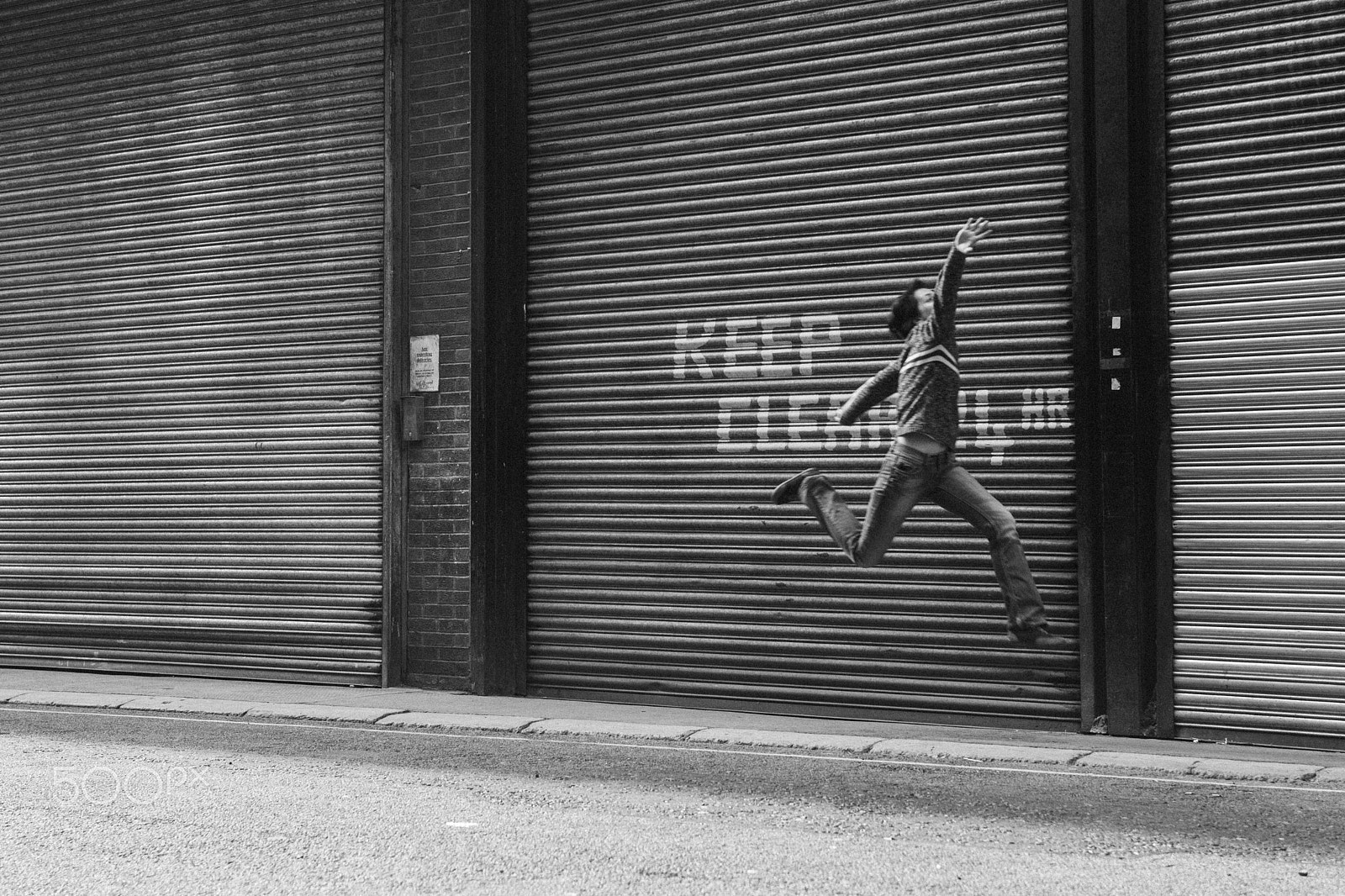 EF28-70mm f/2.8L USM sample photo. Jump photography