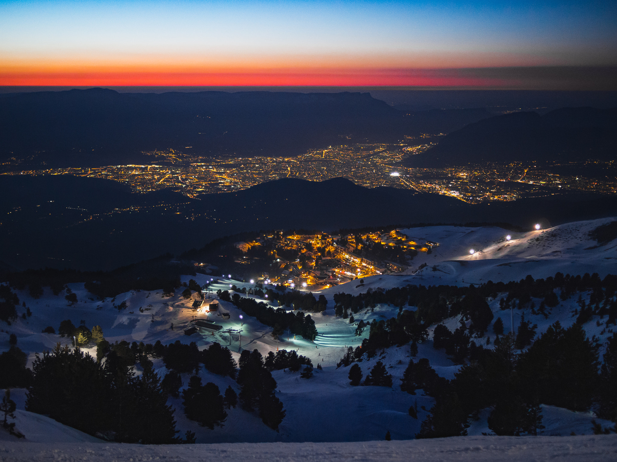Olympus OM-D E-M5 + Panasonic Lumix G 20mm F1.7 ASPH sample photo. Sunset over the slopes photography