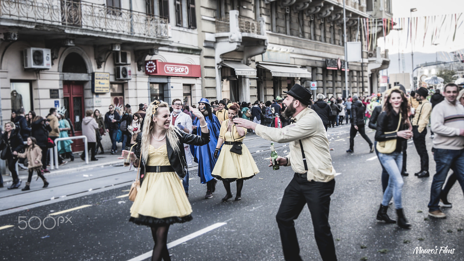 Panasonic Lumix DMC-G7 sample photo. Carnival madness photography