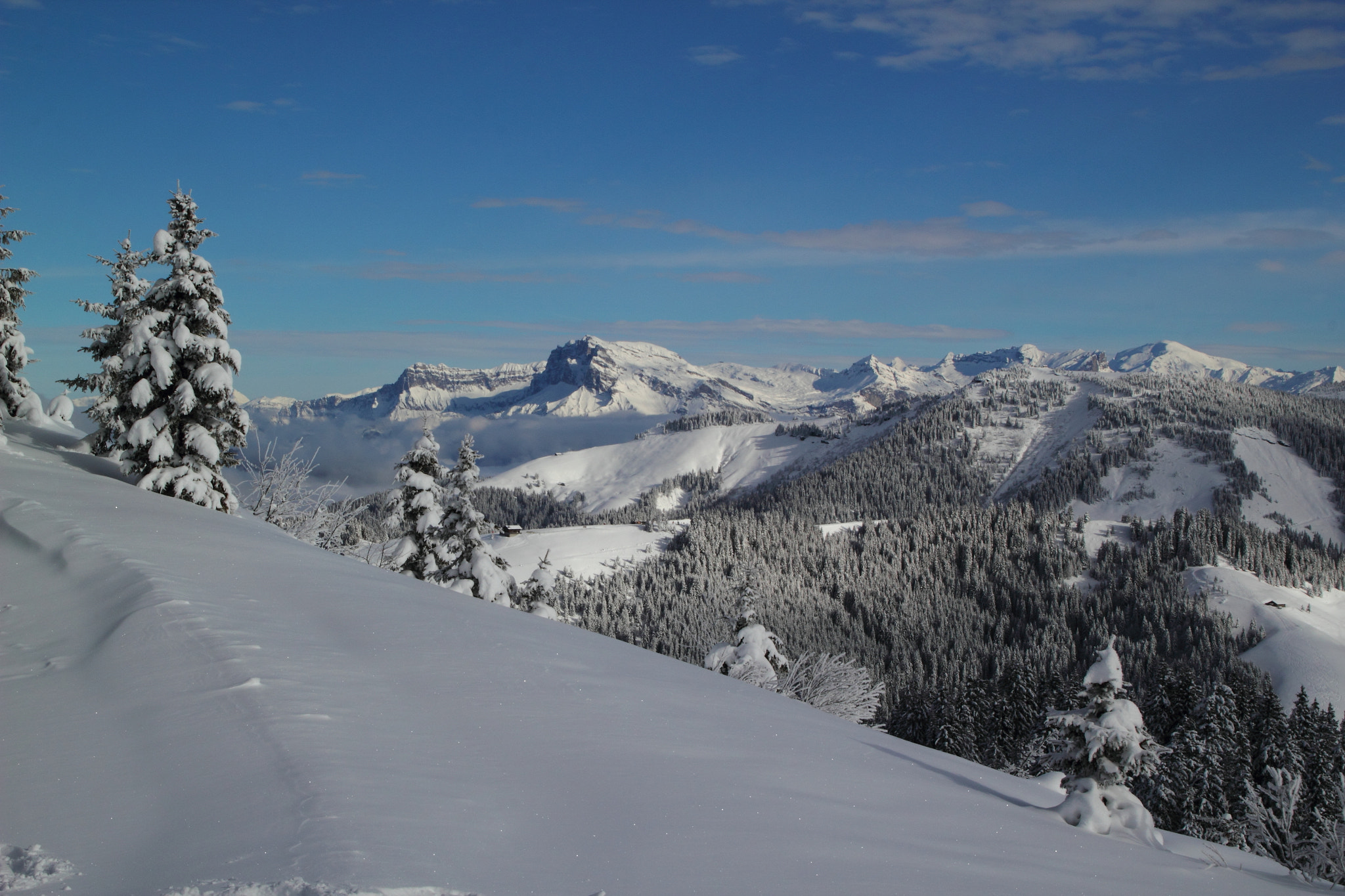 Canon 18-270mm sample photo. Skiable field of les saisies 13 photography