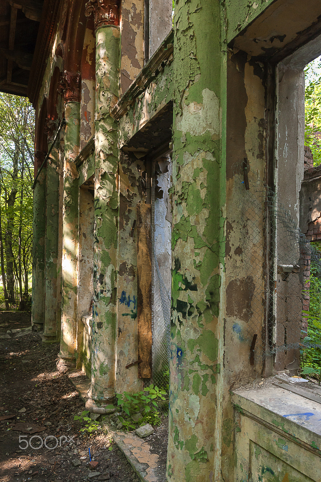 Canon EOS-1Ds Mark III sample photo. The abandoned building photography