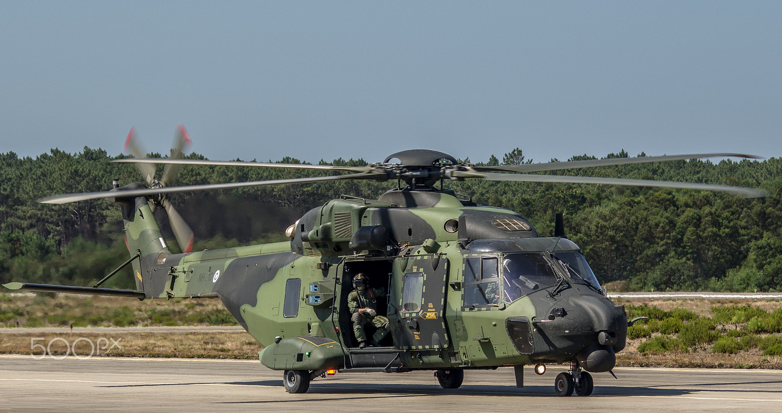 Sigma 120-400mm F4.5-5.6 DG OS HSM sample photo. Finnish nh-90 nh-210 photography
