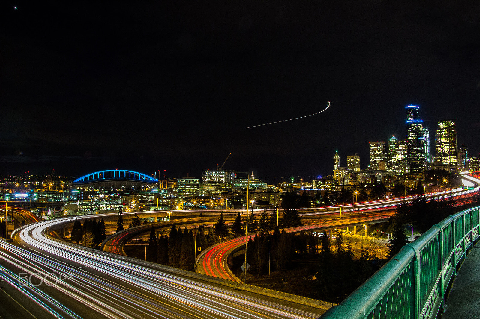 Canon EOS 600D (Rebel EOS T3i / EOS Kiss X5) sample photo. Seattle long at night long exposure photography