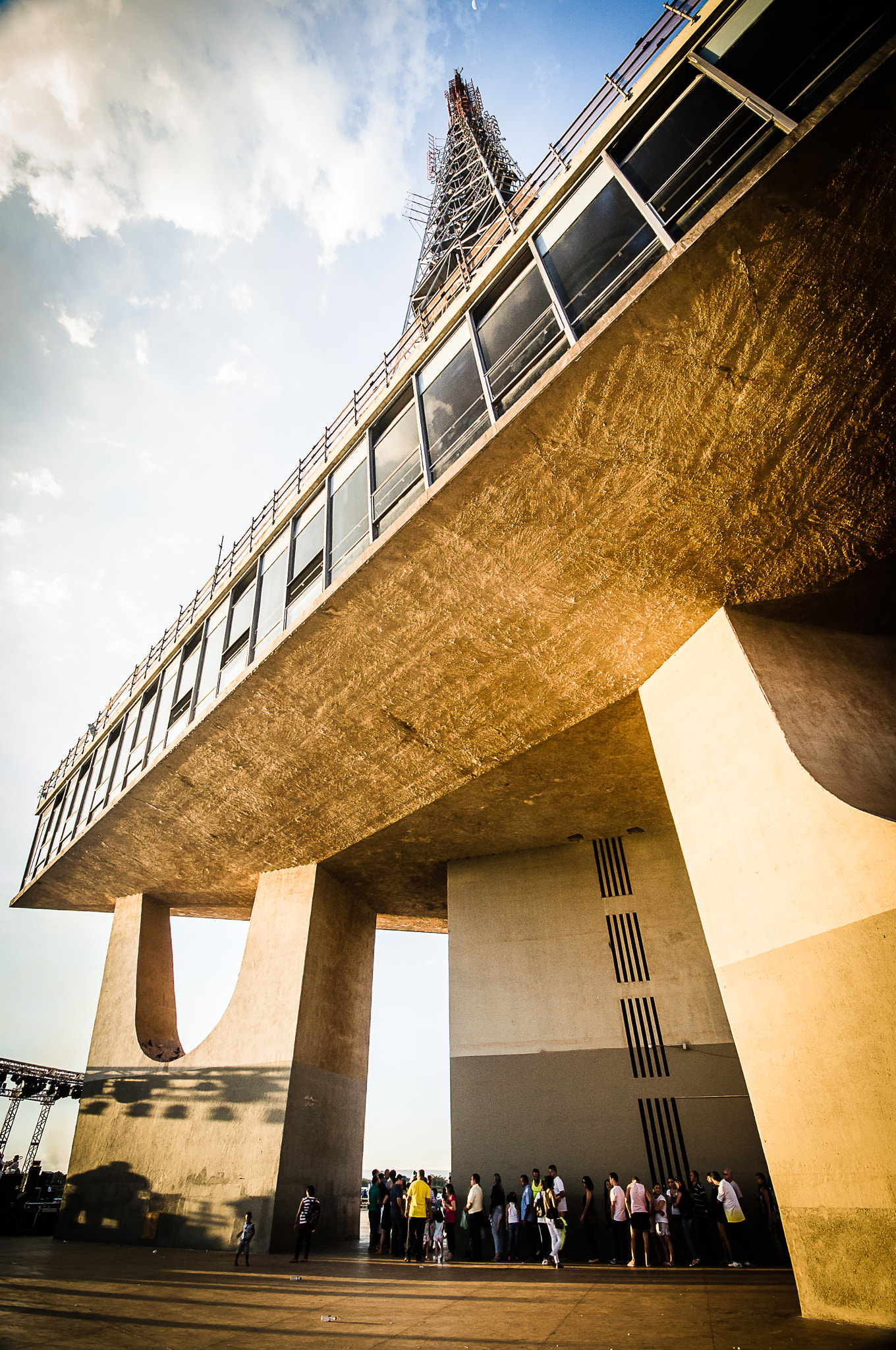 Sigma 10-20mm F4-5.6 EX DC HSM sample photo. Torre de tv photography