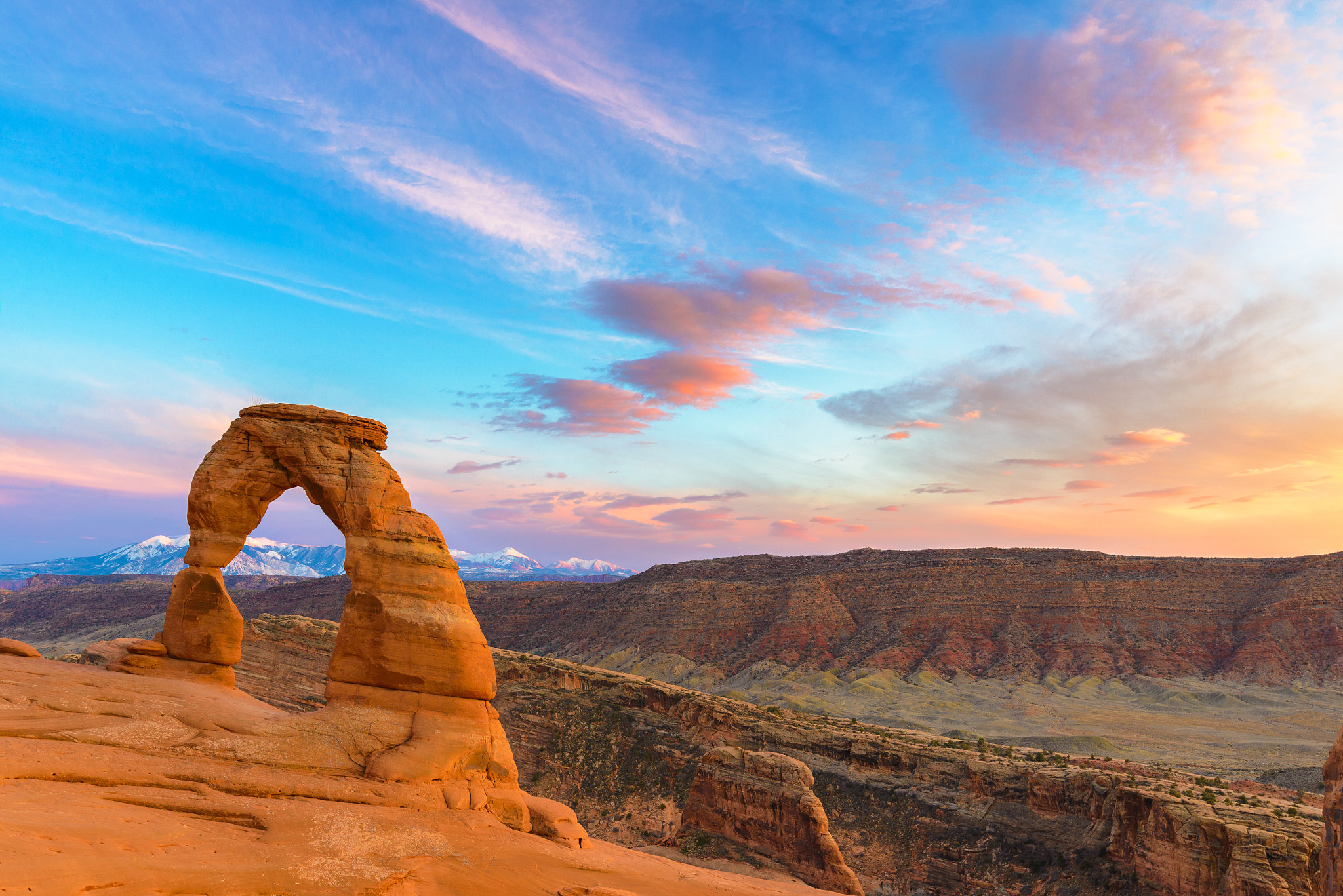Nikon AF-S Nikkor 18-35mm F3.5-4.5G ED sample photo. Sunset at delicate arch photography