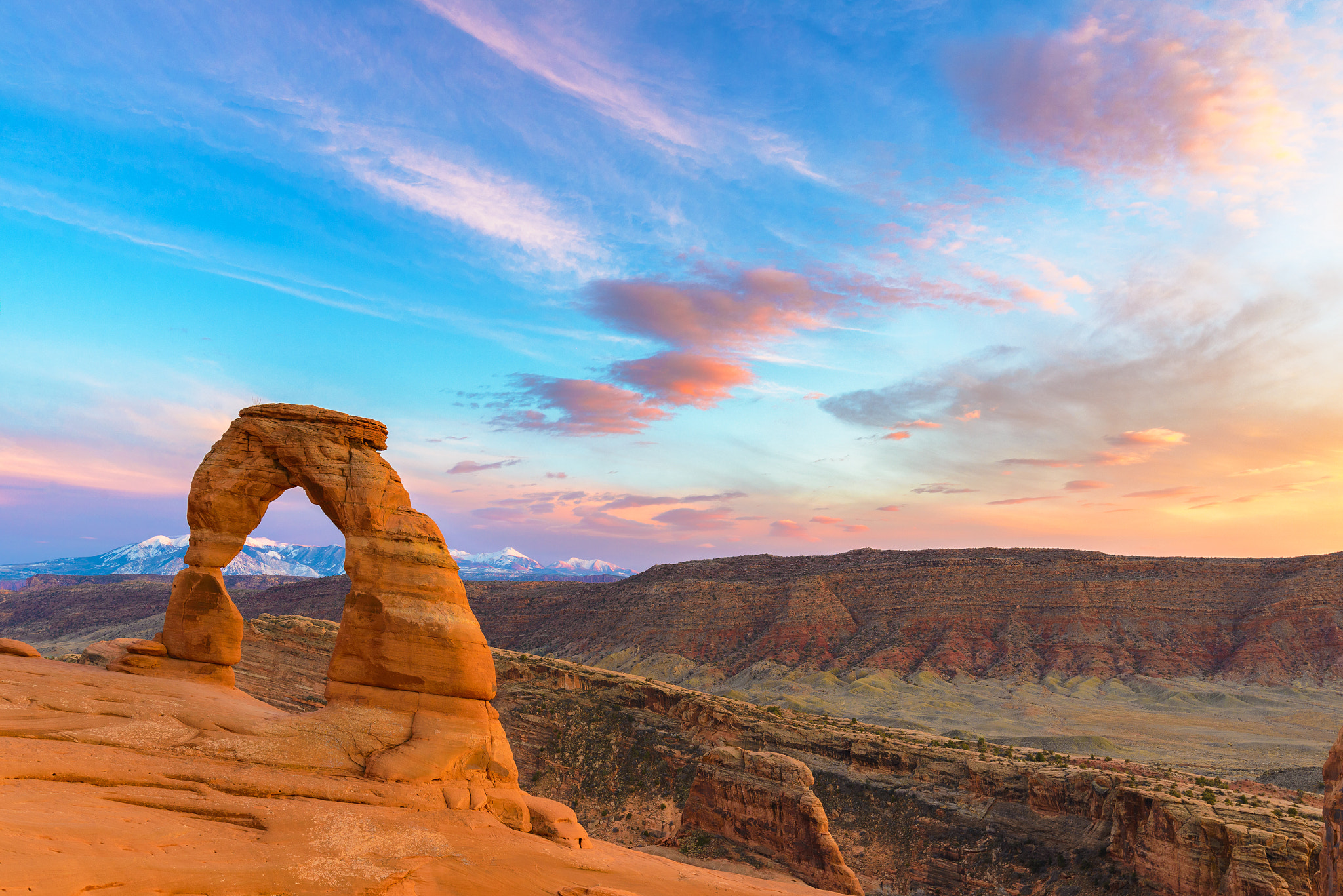 Nikon D600 + Nikon AF-S Nikkor 18-35mm F3.5-4.5G ED sample photo. Sunset at delicate arch photography