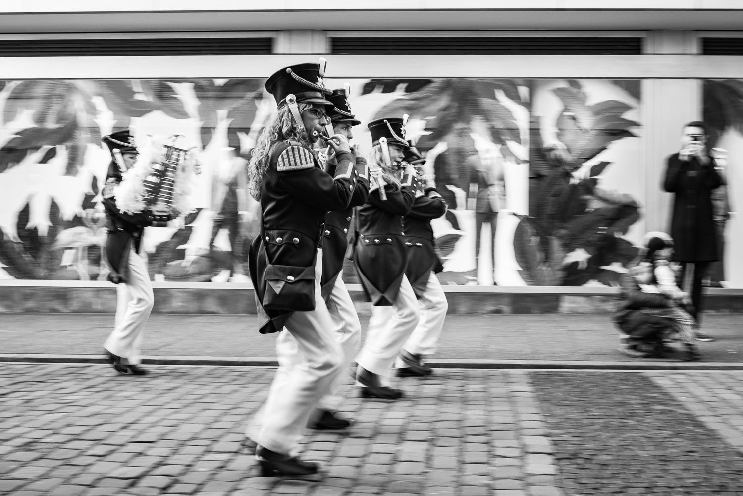 Panasonic DMC-G81 + Olympus M.Zuiko Digital 25mm F1.8 sample photo. Streetfasnet freiburg photography