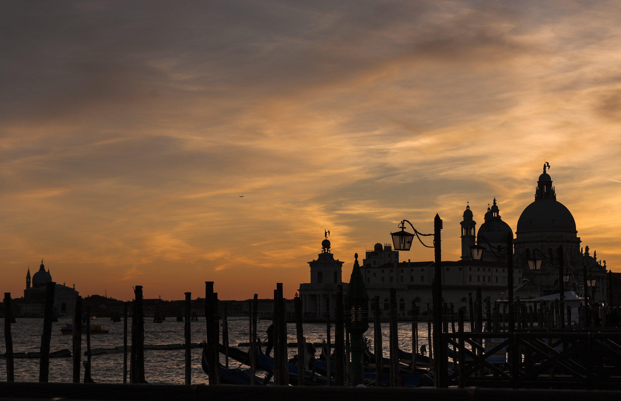 Nikon D700 + Sigma 70-200mm F2.8 EX DG OS HSM sample photo. Luci a venezia photography