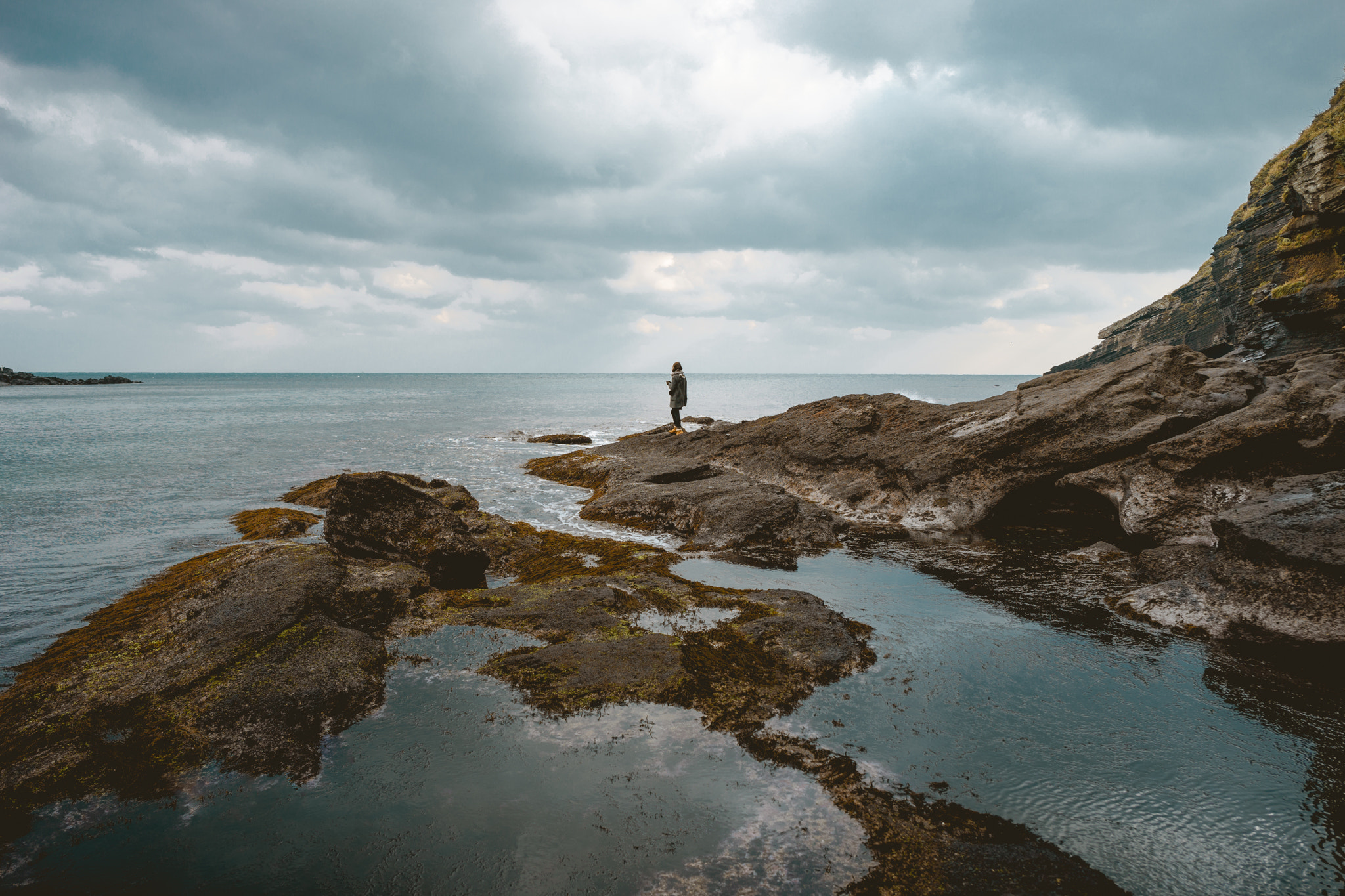 Sony a7 + ZEISS Batis 25mm F2 sample photo. Pools photography