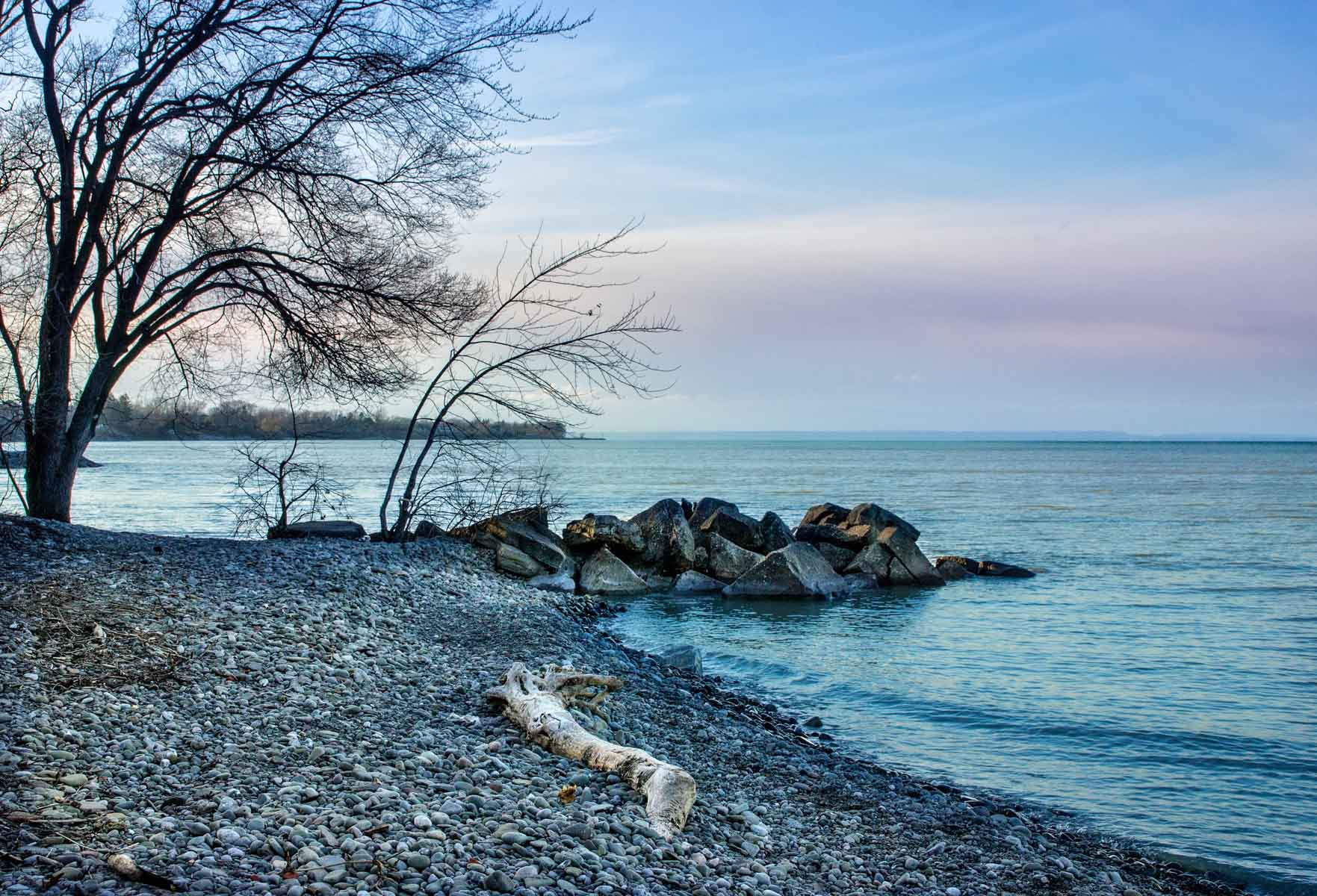 Sony Alpha DSLR-A500 sample photo. Grimsby beach lakeshore pier photography