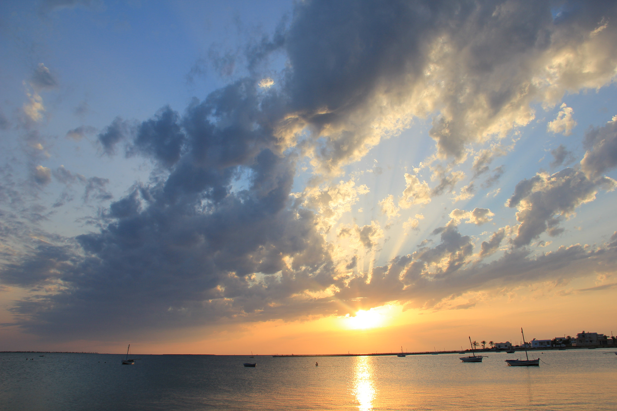 Canon EOS 550D (EOS Rebel T2i / EOS Kiss X4) sample photo. Kerkennah islands sunset photography