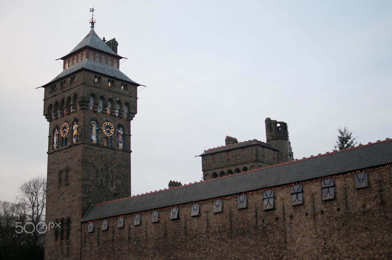 Nikon D300S + Nikon AF-S DX Nikkor 35mm F1.8G sample photo. Cardiff castle photography