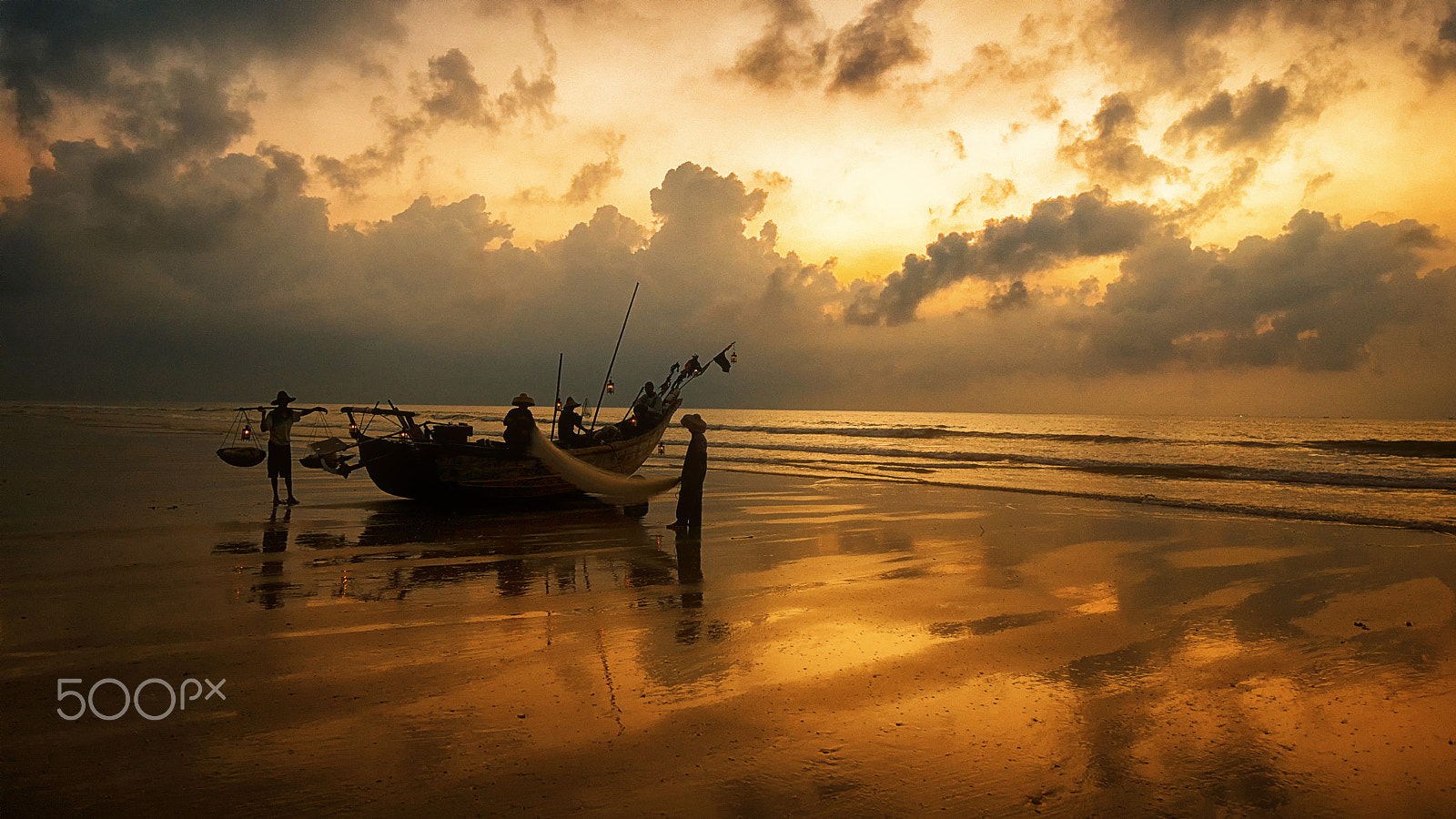 Nikon D800E sample photo. Sunrise fishboat photography