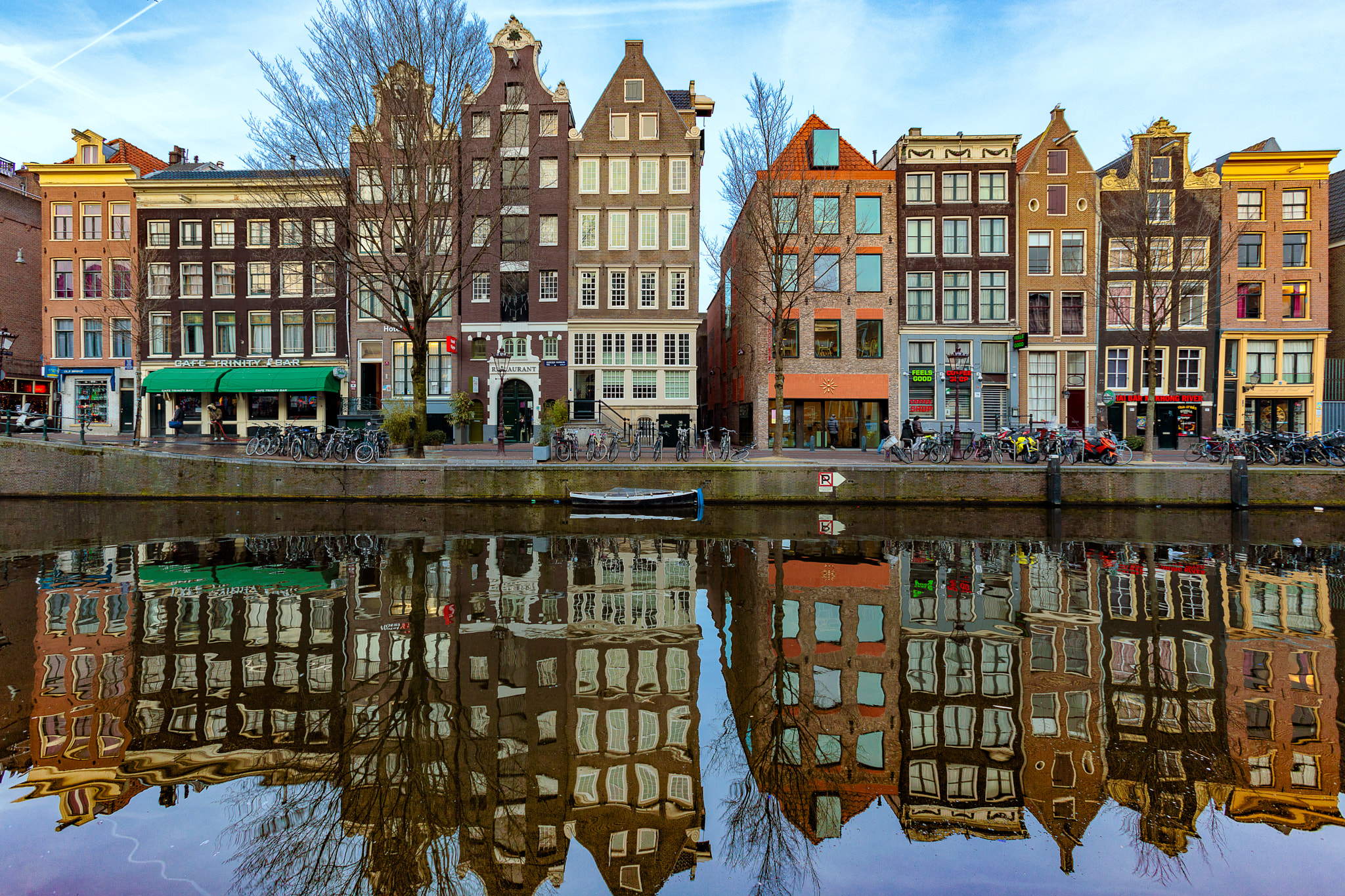 Canon EOS 5D Mark IV + Canon EF 16-35mm F2.8L USM sample photo. Reflecting on amsterdam photography
