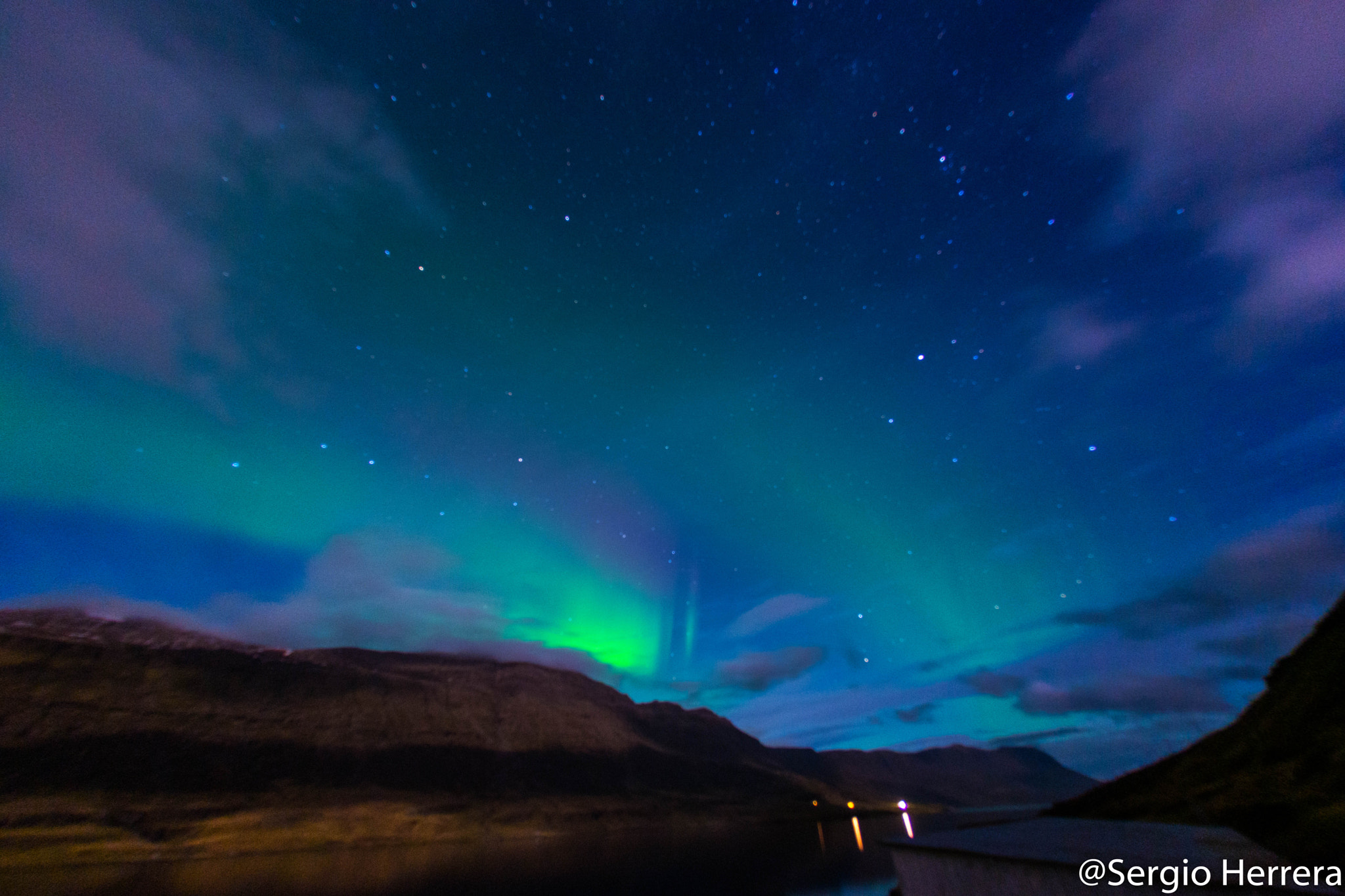 Nikon D5200 + Sigma 10mm F2.8 EX DC HSM Diagonal Fisheye sample photo. Northern lights photography