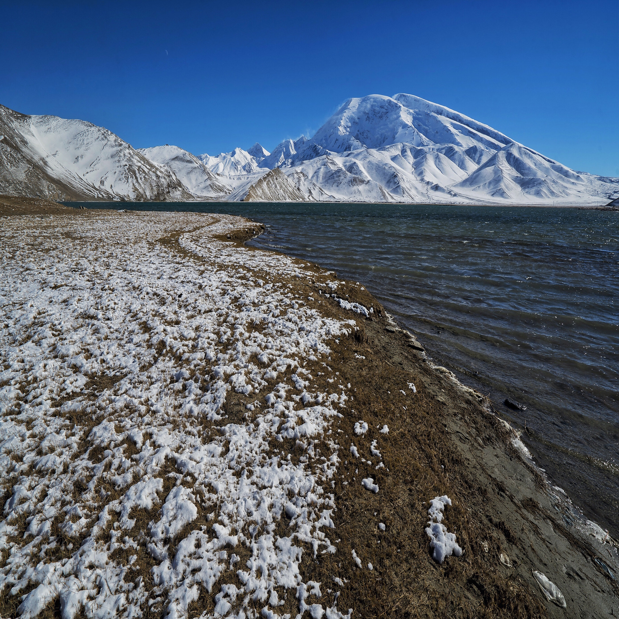 Sony a7S + Sony Vario-Tessar T* FE 16-35mm F4 ZA OSS sample photo. 慕士塔格峰 photography