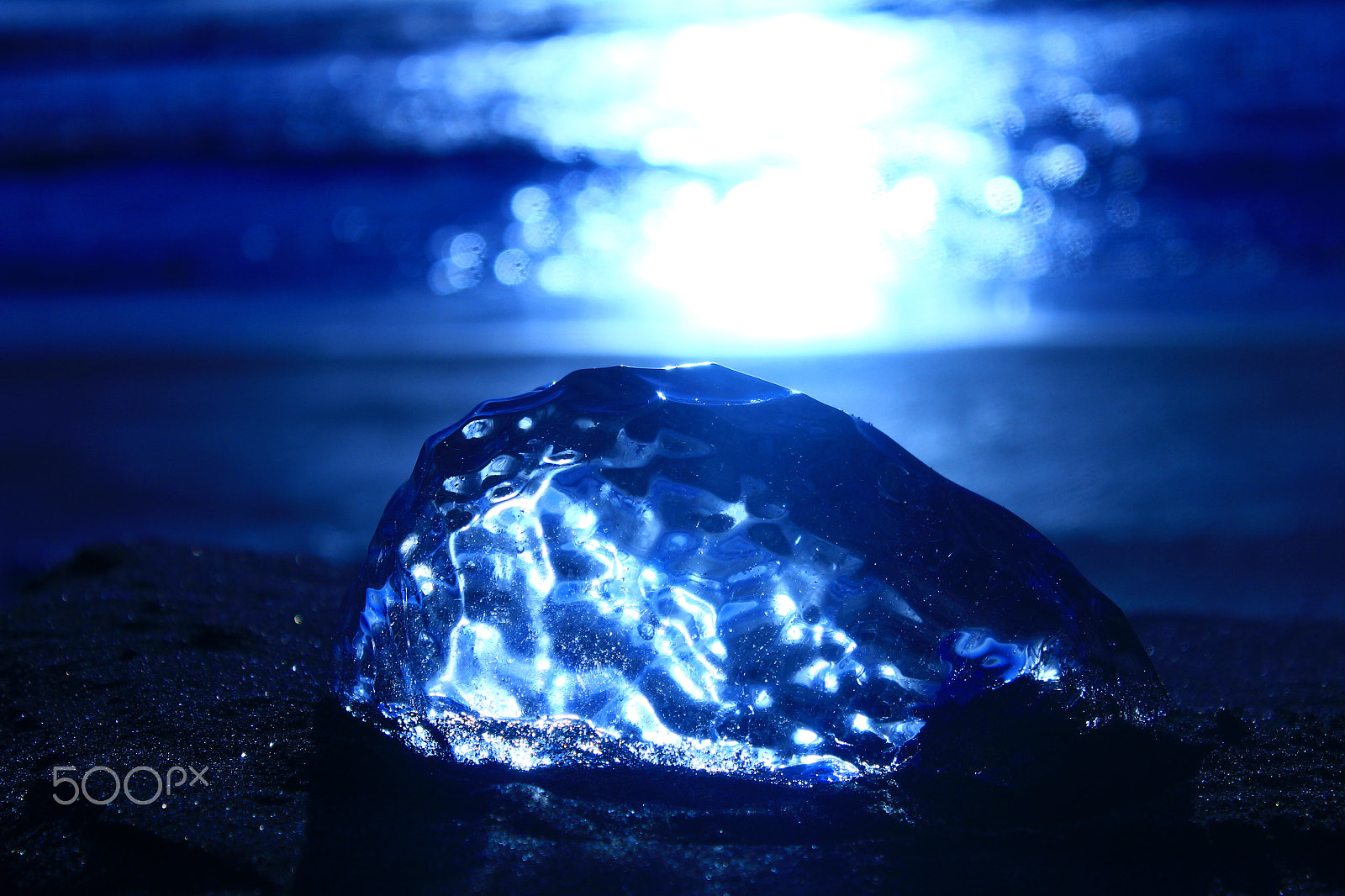 Canon EOS 550D (EOS Rebel T2i / EOS Kiss X4) sample photo. Jewelry ice photography