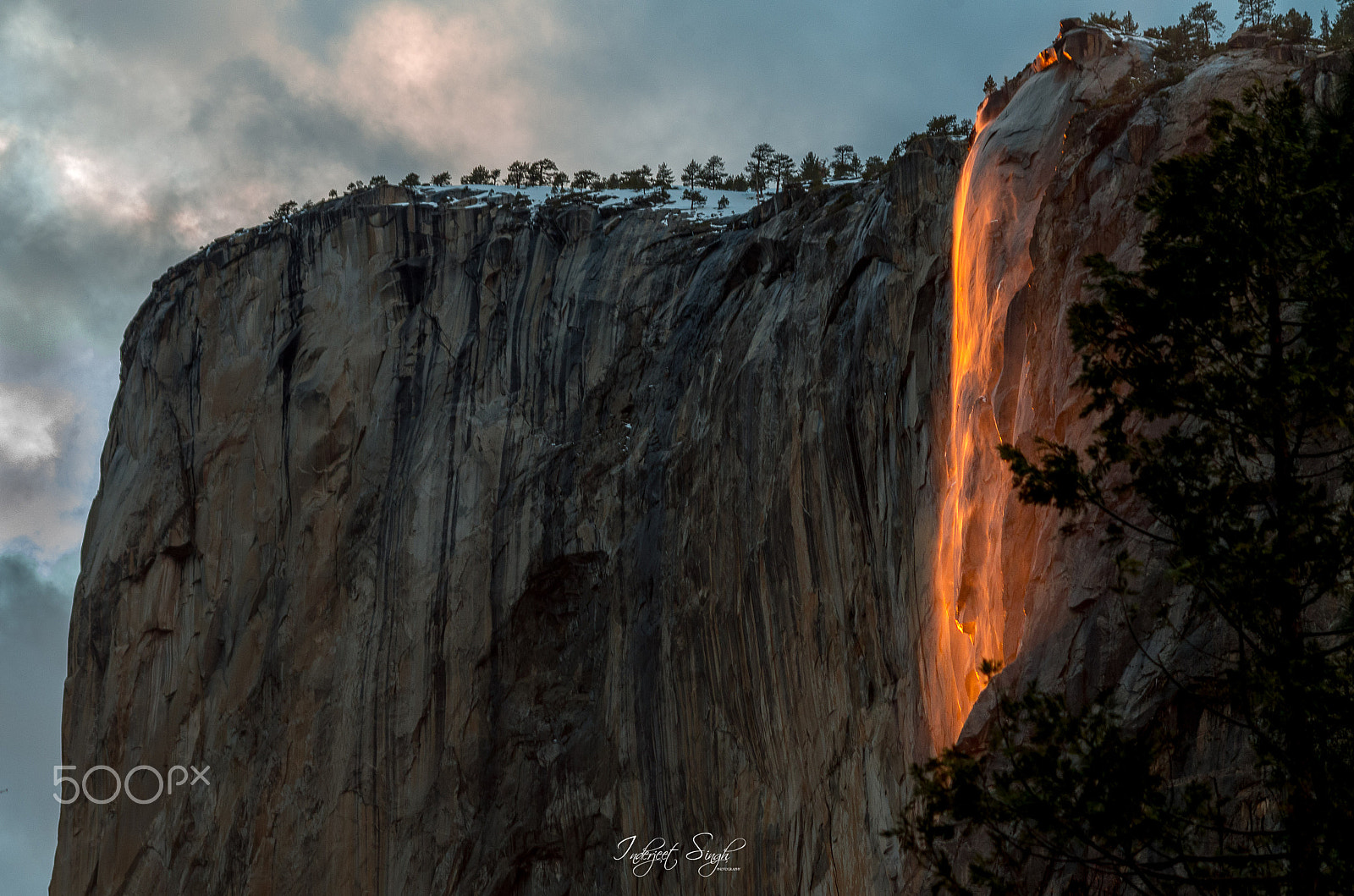 HD Pentax DA 55-300mm F4.0-5.8 ED WR sample photo. Horsetail fall photography