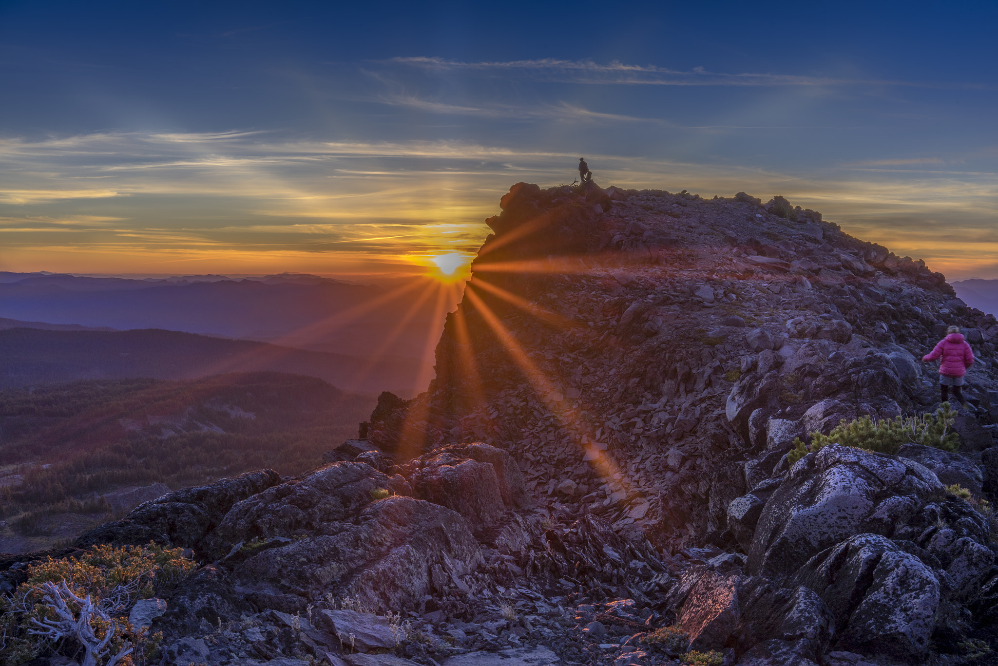 Sony a7R + Sony Sonnar T* FE 35mm F2.8 ZA sample photo. Middle sister sunset photography