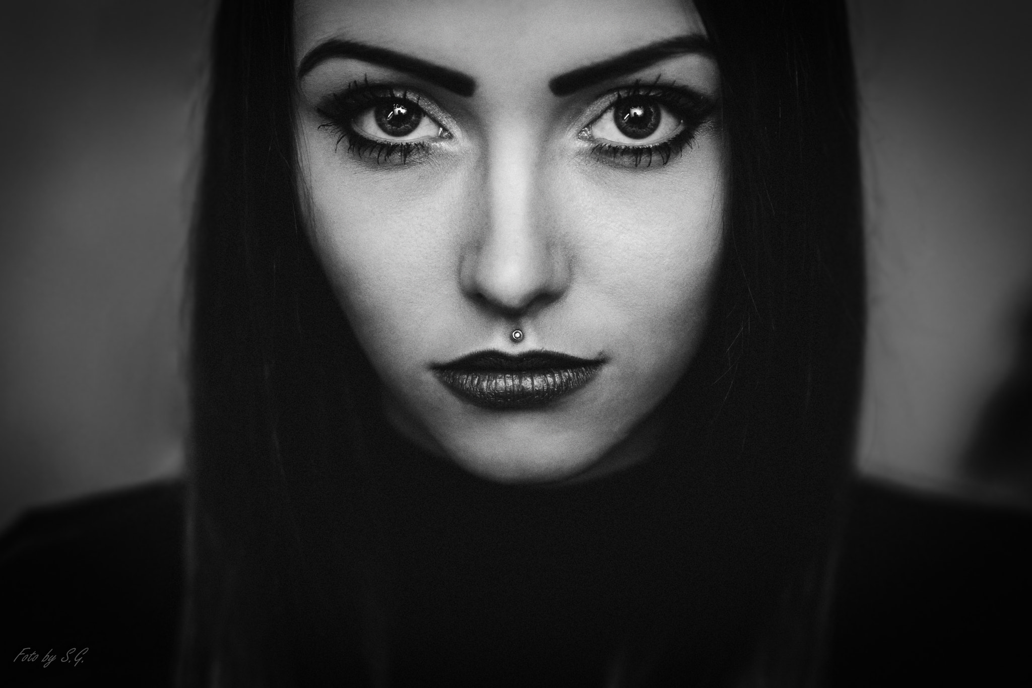 Nikon D7100 + Sigma 35mm F1.4 DG HSM Art sample photo. Wednesday addams photography