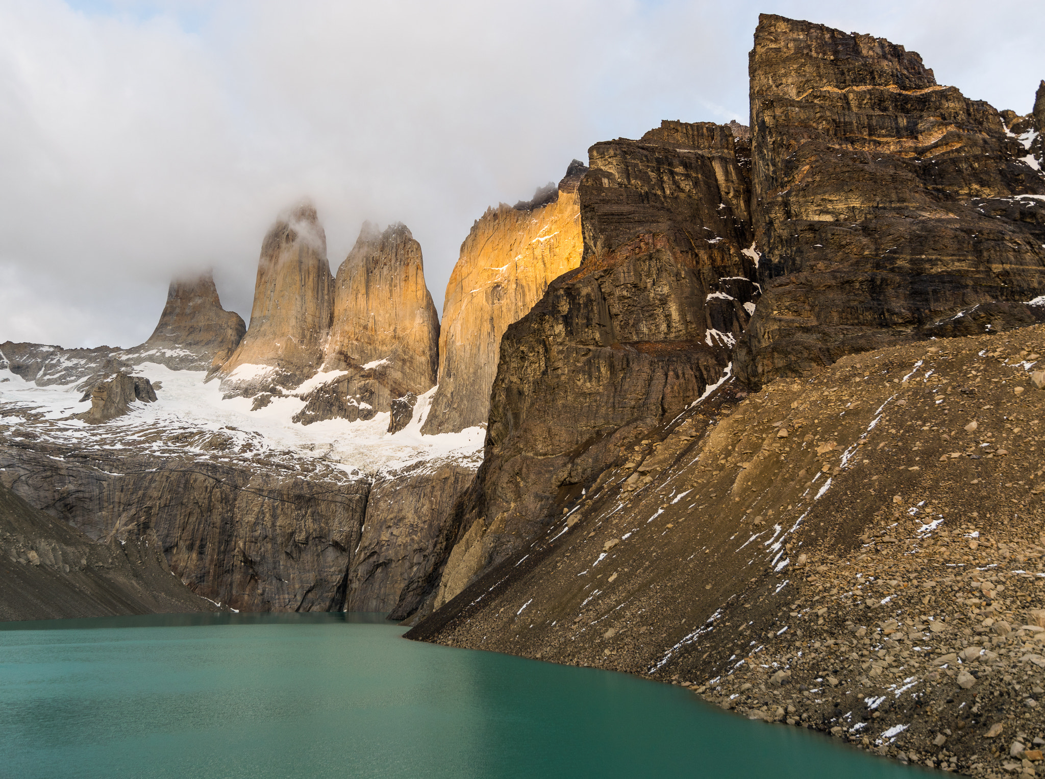 Nikon D5300 + Tokina AT-X 11-20 F2.8 PRO DX (AF 11-20mm f/2.8) sample photo. Torres del paine at dawn photography