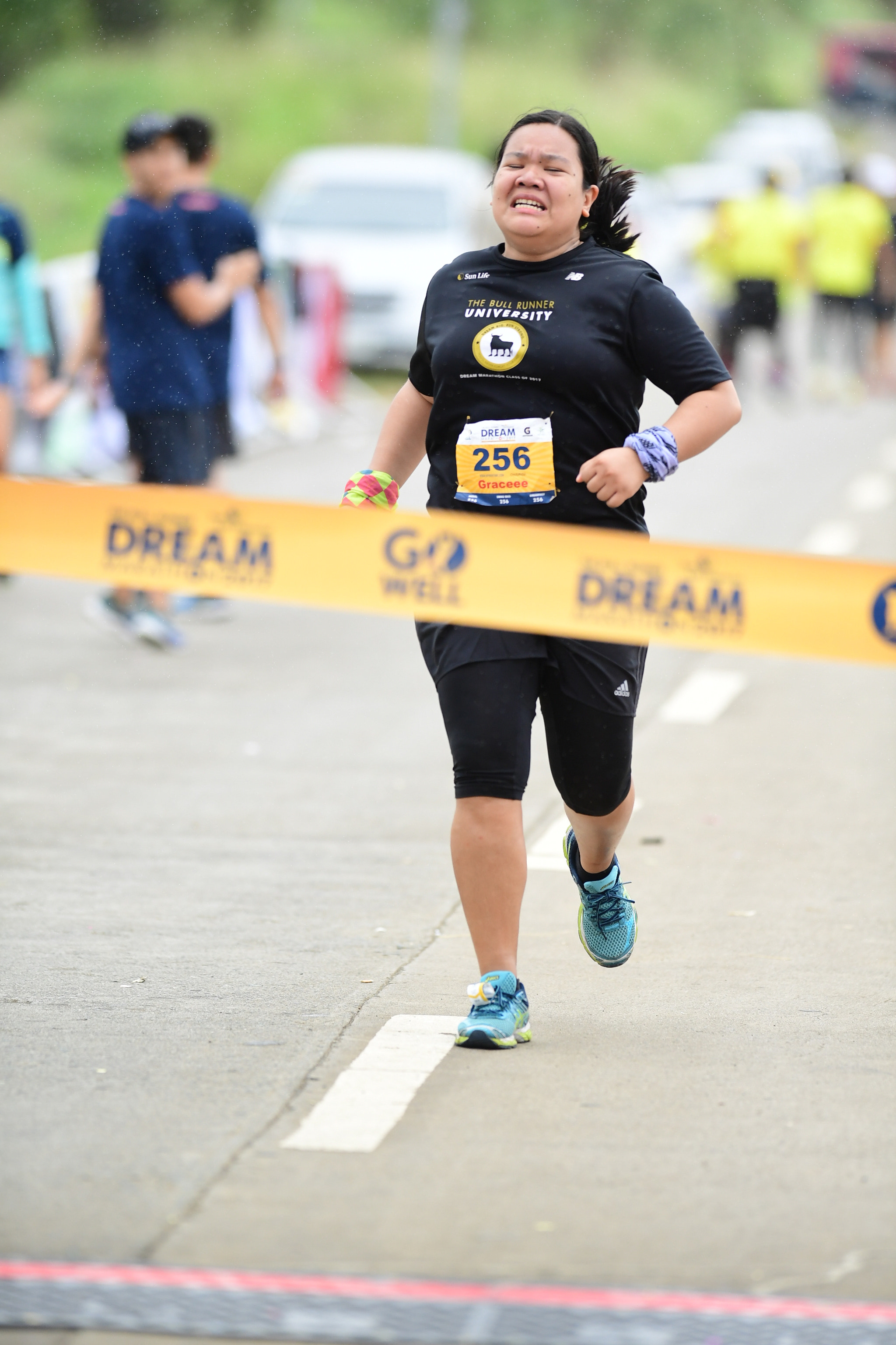 AF-S Nikkor 300mm f/2.8D IF-ED II sample photo. Woman determination photography
