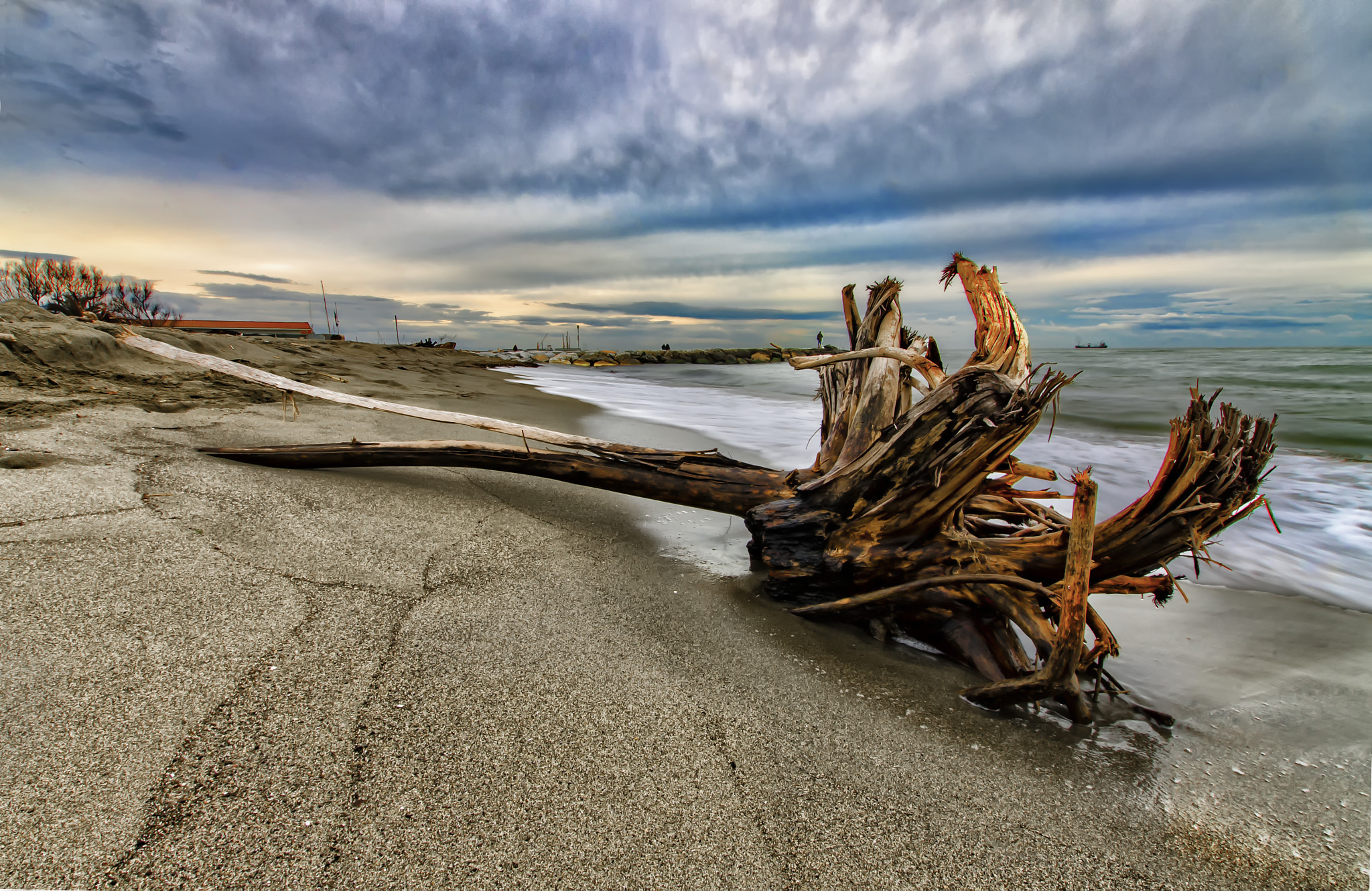 Nikon D7000 + Sigma 10-20mm F3.5 EX DC HSM sample photo. After the storm photography