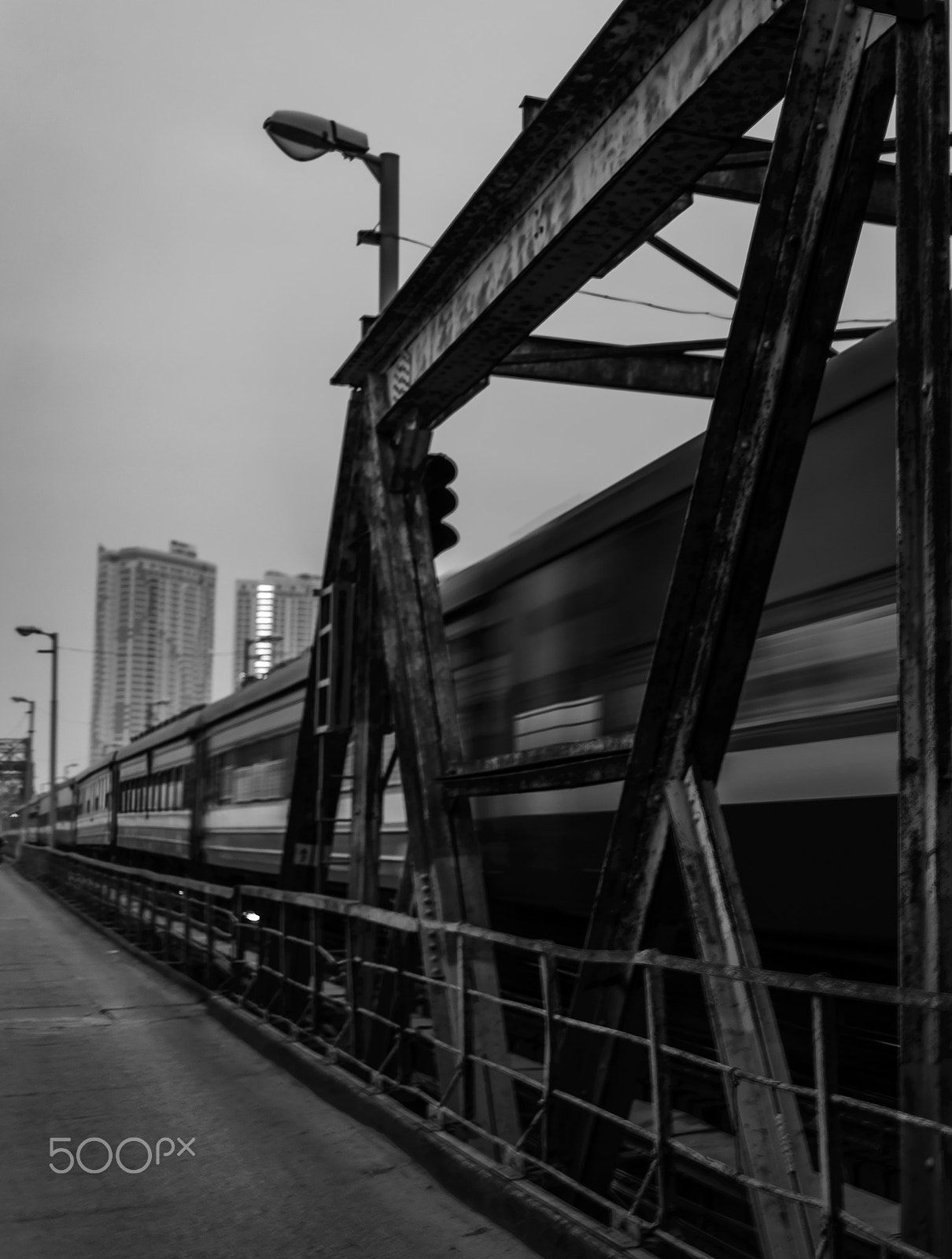 Nikon D600 + Nikon AF Nikkor 35mm F2D sample photo. Long bien bridge 3 photography
