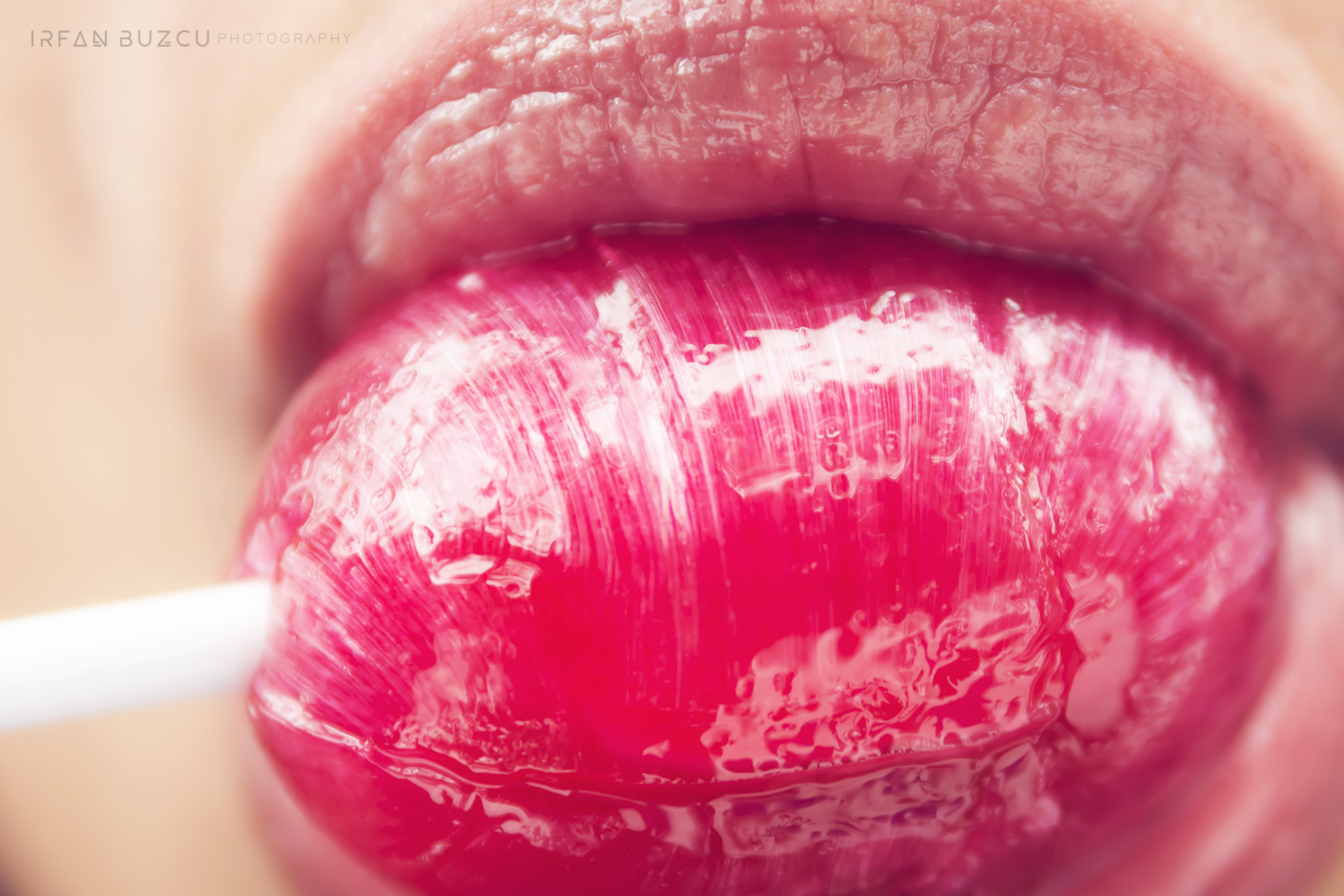 Nikon D7200 + Sigma 17-70mm F2.8-4 DC Macro OS HSM | C sample photo. Lips with love red sugar photography