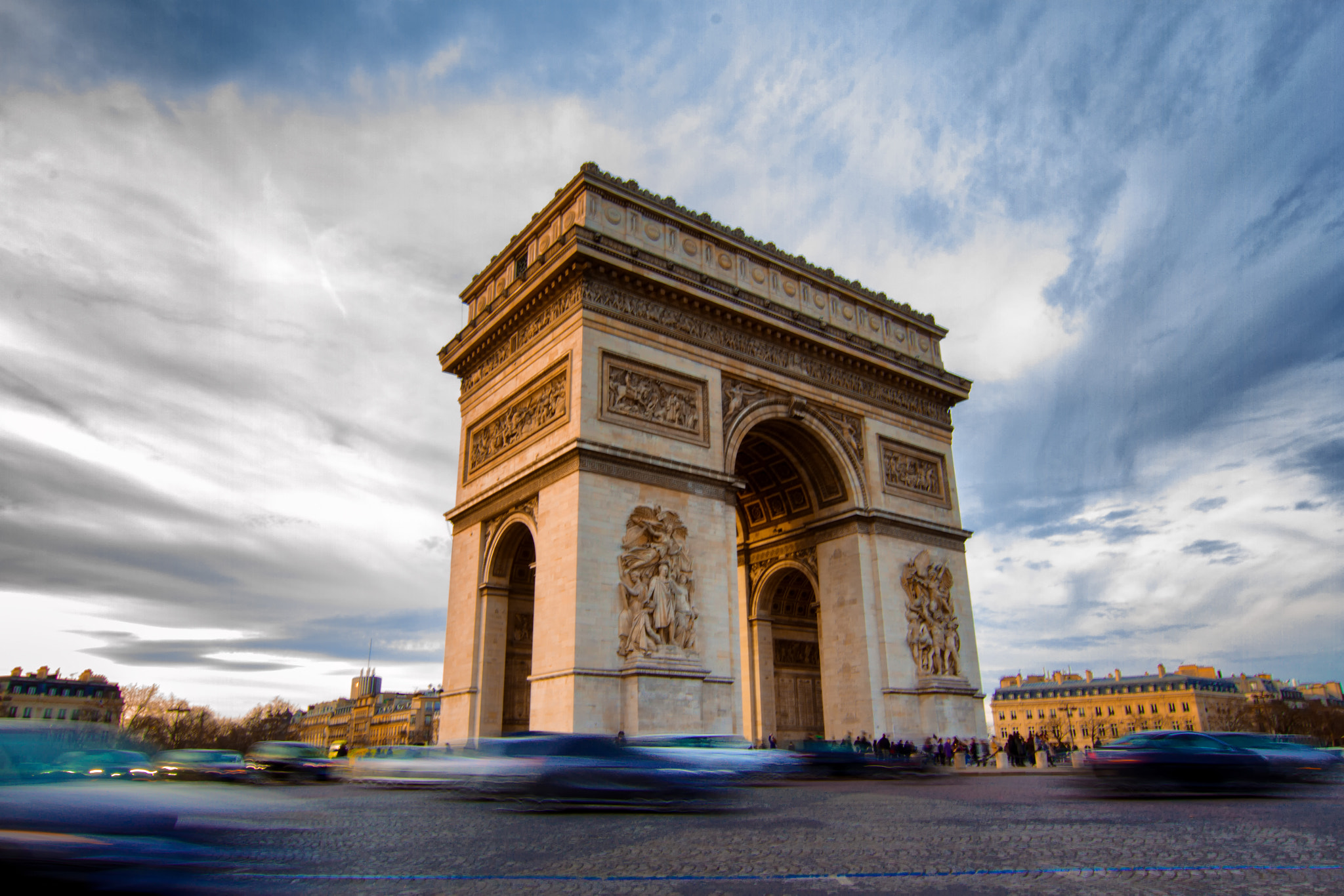 Canon EOS 7D + Sigma 10-20mm F3.5 EX DC HSM sample photo. The arc du triomphe photography