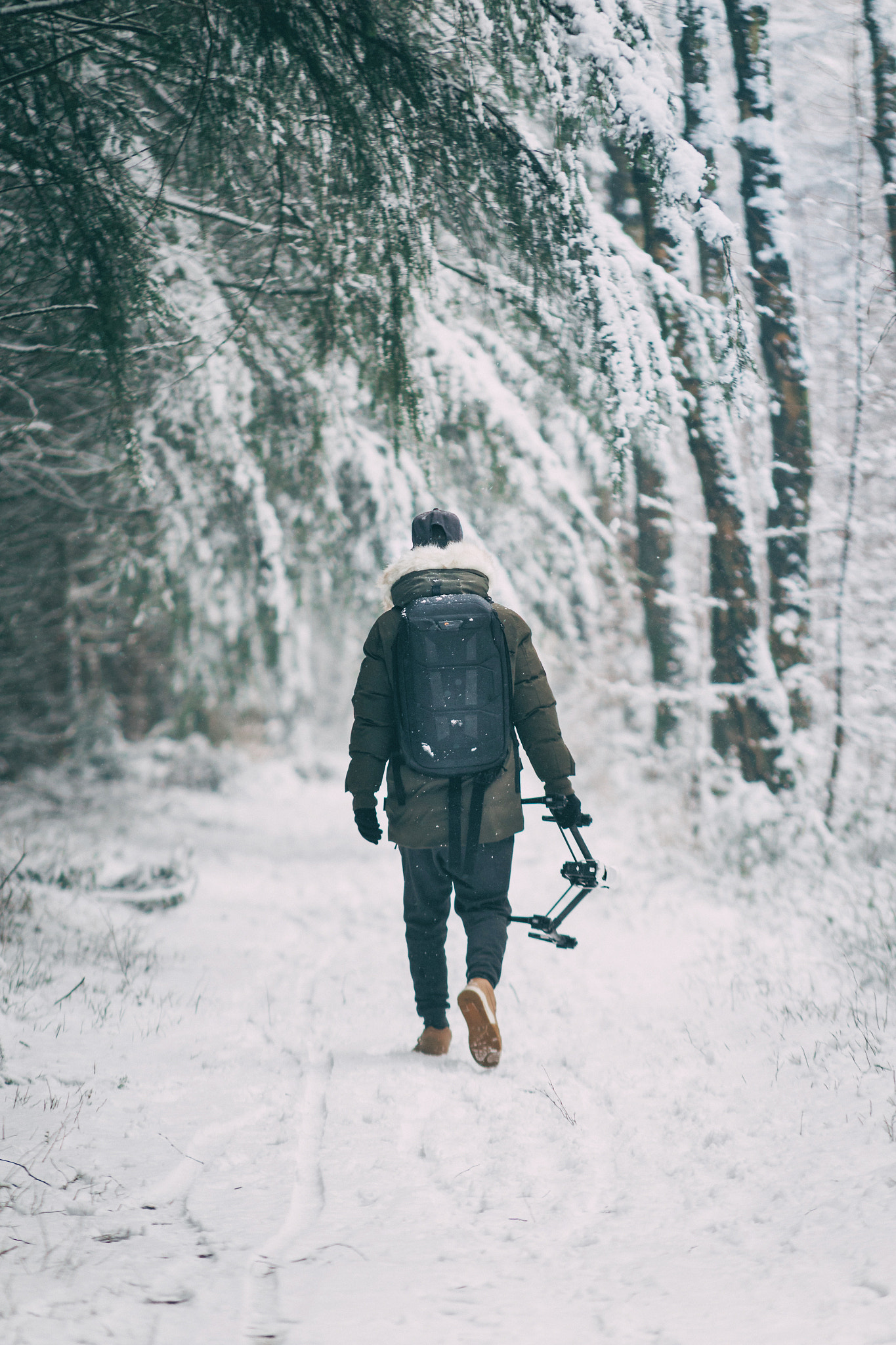 Canon EOS 7D Mark II + Sigma 70-200mm F2.8 EX DG OS HSM sample photo. Fadeout the moment ❄️ photography