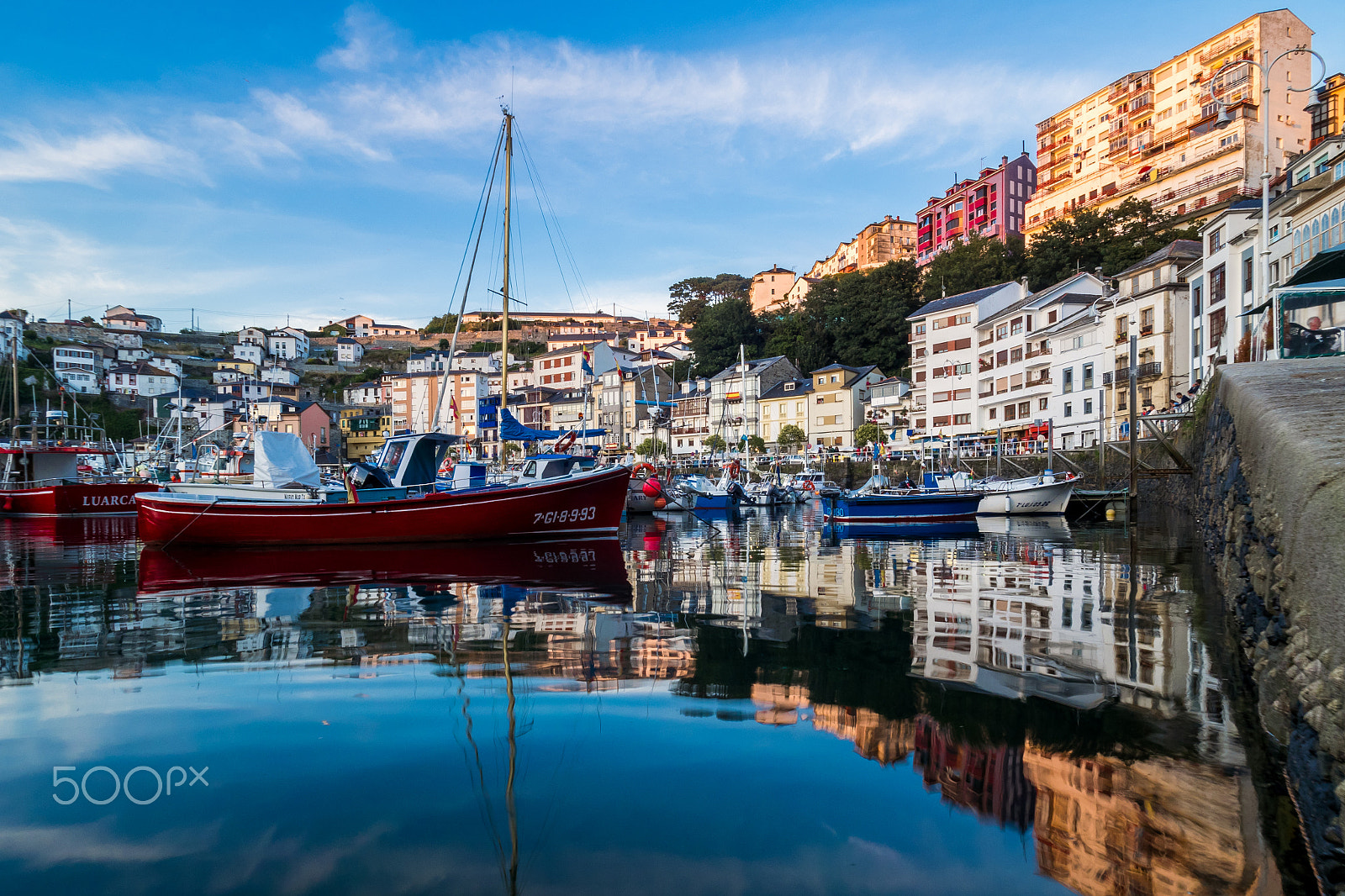 Olympus M.Zuiko Digital ED 7-14mm F2.8 PRO sample photo. Atardecer en el puerto de luarca, asturias photography
